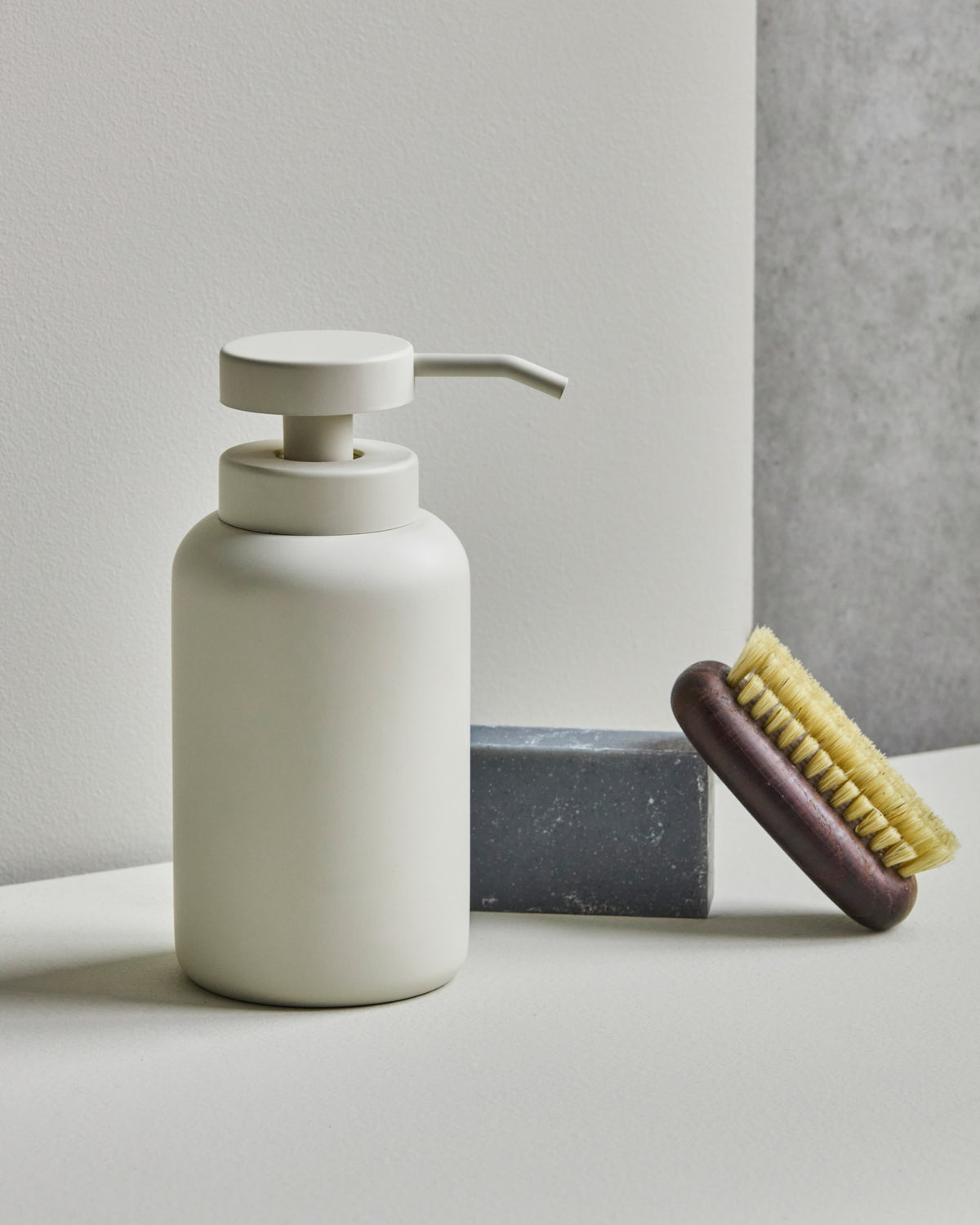 Seifenspender, HDPetra, Off-White in Off-white präsentiert im Onlineshop von KAQTU Design AG. Seifenspender ist von House Doctor