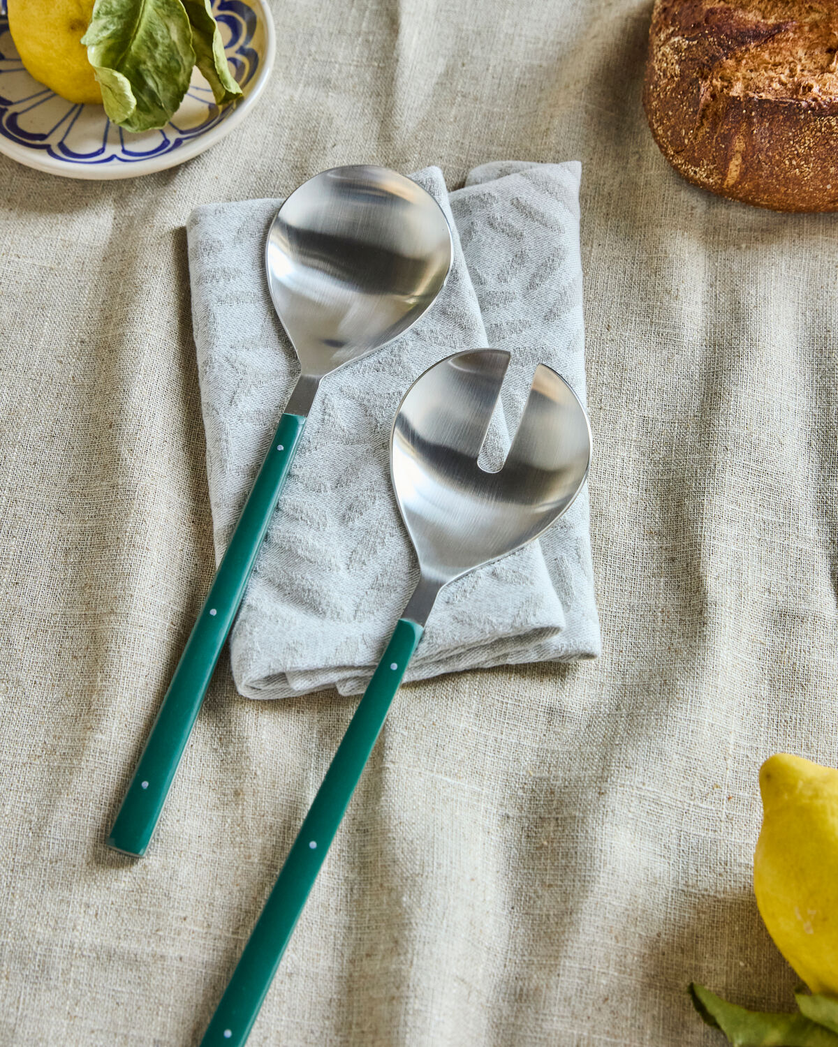 Elegantes Salat-Set in Dunkelgrün von House Doctor, ideal für stilvolles Servieren und Anrichten von frischen Salaten.