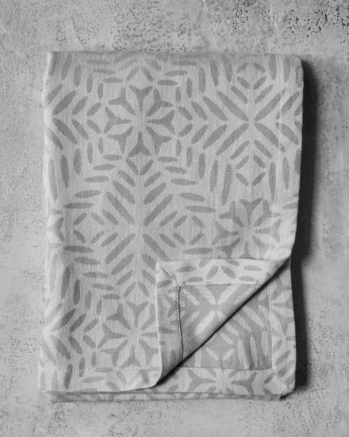Tischdecke, HDClip, Weiß, Grau in White präsentiert im Onlineshop von KAQTU Design AG. Geschirrtuch ist von House Doctor