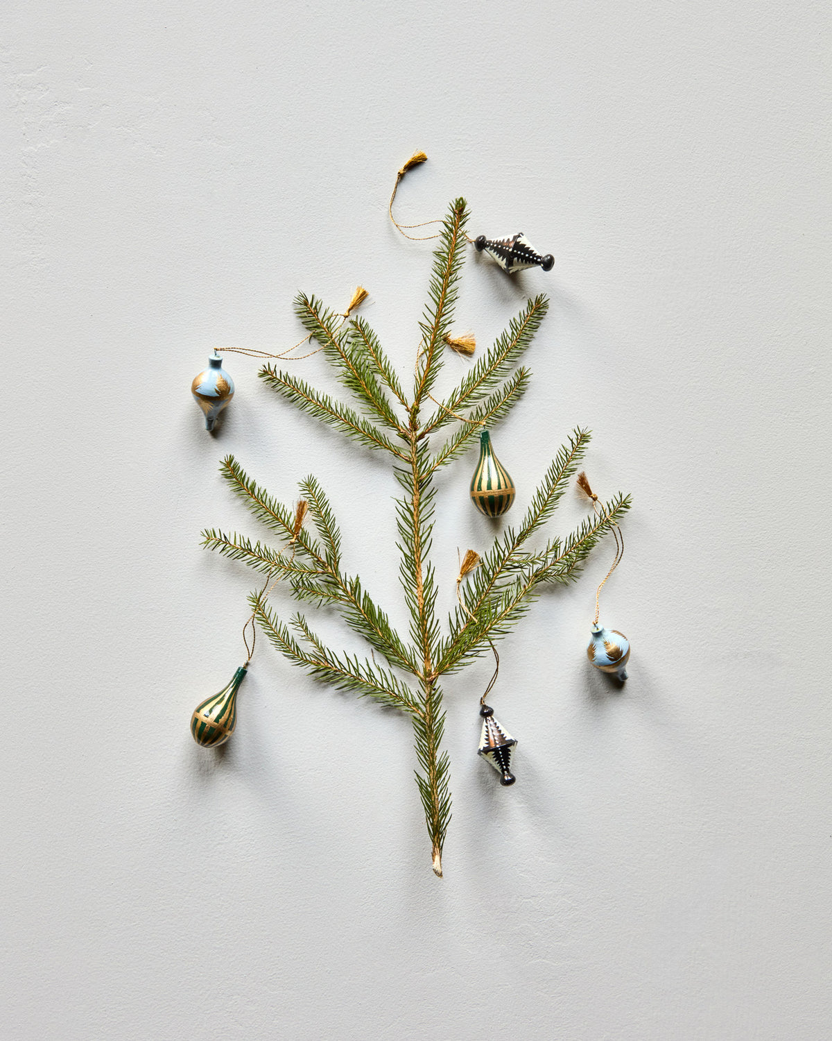 Weihnachtsschmuck, HDStero, Schwarz, Weiß, Gold, Blau, Grün in Black präsentiert im Onlineshop von KAQTU Design AG. Ornament ist von House Doctor