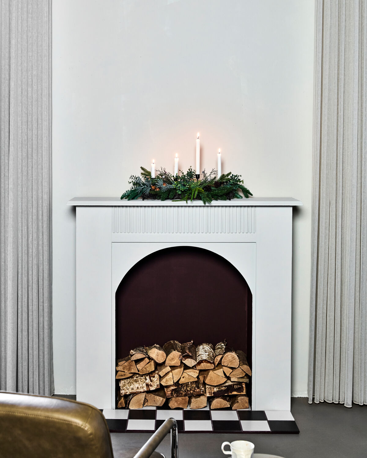 Eleganter grüner Kerzenständer von House Doctor, ideal für stimmungsvolle Akzente in jedem Raum. Perfekt für gemütliche Abende.