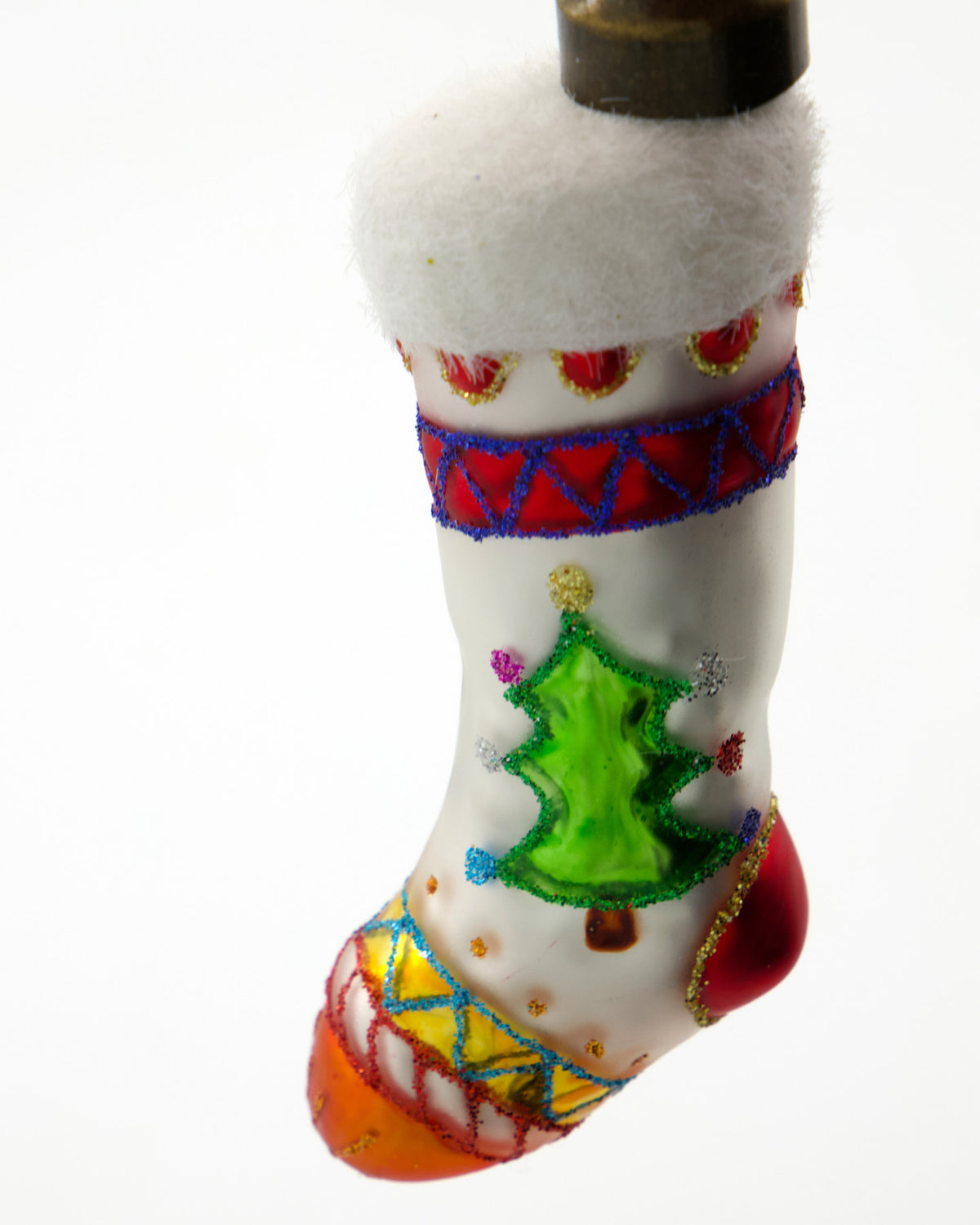 Vier Weihnachtsschmuck-Ornamente HDStok aus Glas in Sockenform, weiss und rot, mit Eisenschlaufe