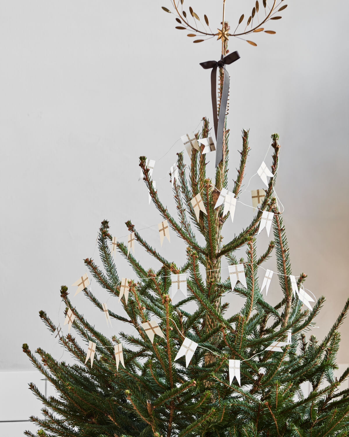 Girlande, HDFlags, Weiß, Champagner in White präsentiert im Onlineshop von KAQTU Design AG. Weihnachtszubehör ist von House Doctor
