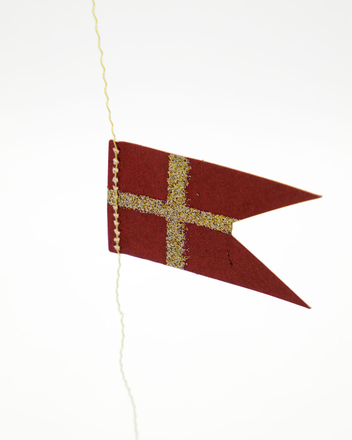 Girlande, HDFlags, Rot, Champagner in Red präsentiert im Onlineshop von KAQTU Design AG. Weihnachtszubehör ist von House Doctor