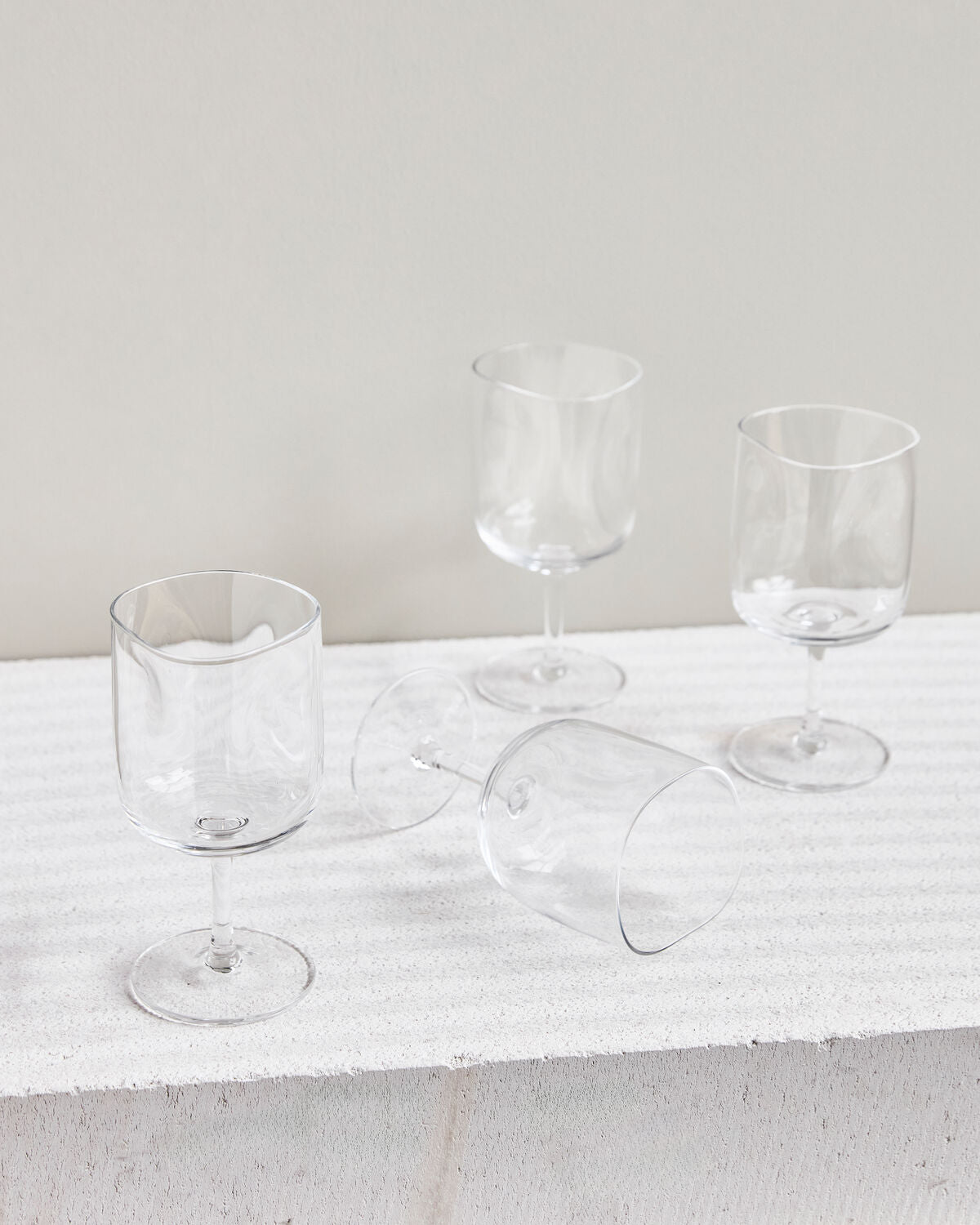 Schlichtes und modernes Weinglas von House Doctor, ideal für jeden Tisch und Anlass. Hochwertiges Design für unvergessliche Genussmomente.