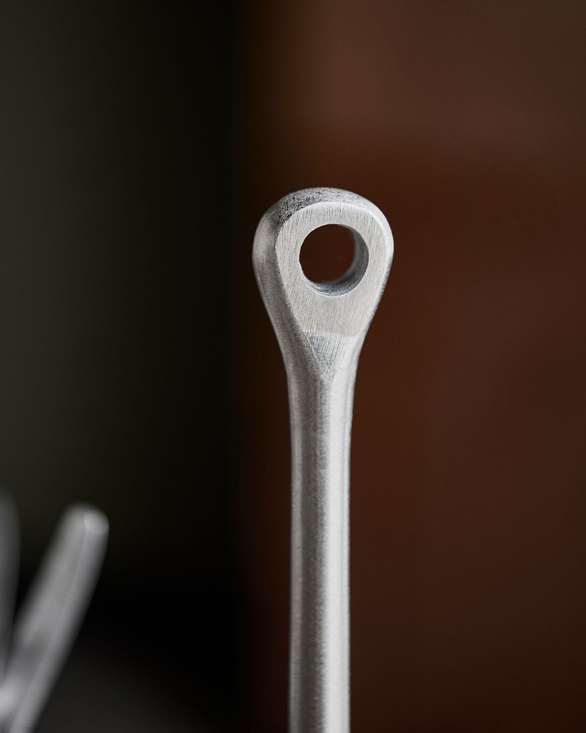 Küchenrollenhalter, HDEden, Gebürstetes Silber-Finish in Brushed silver finish präsentiert im Onlineshop von KAQTU Design AG. Barzubehör ist von House Doctor
