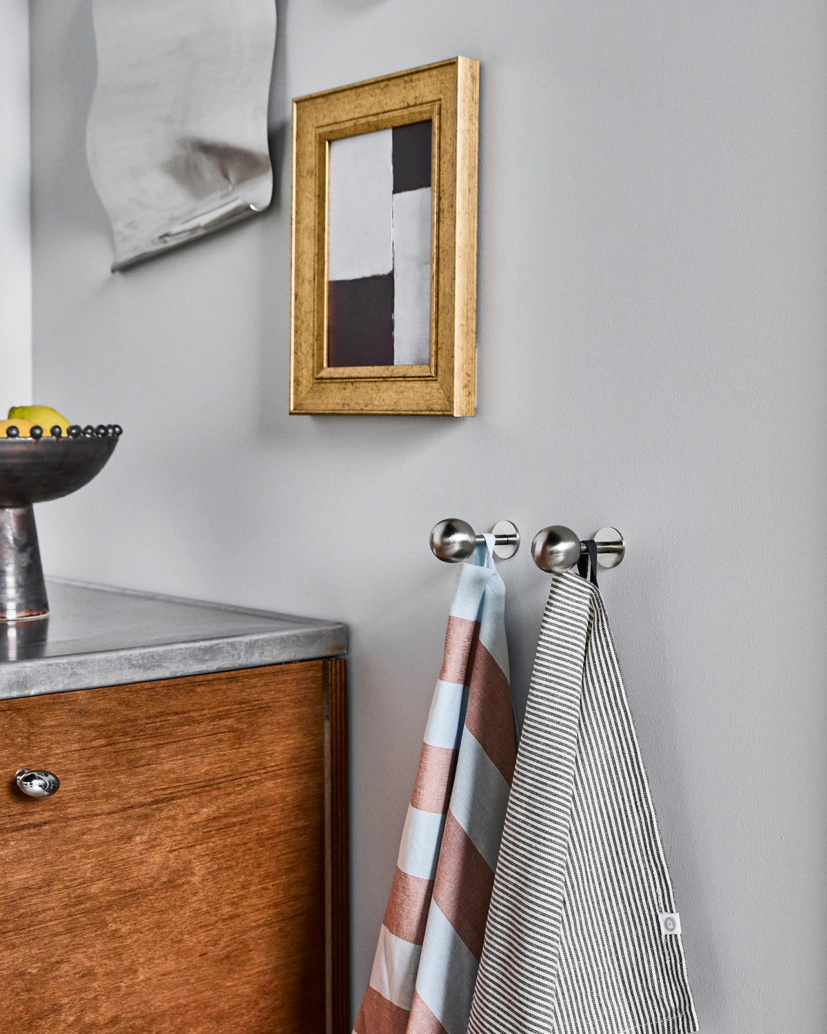 Haken, HDBall, Silber-Finish in Silver finish präsentiert im Onlineshop von KAQTU Design AG. Kleiderhaken ist von House Doctor