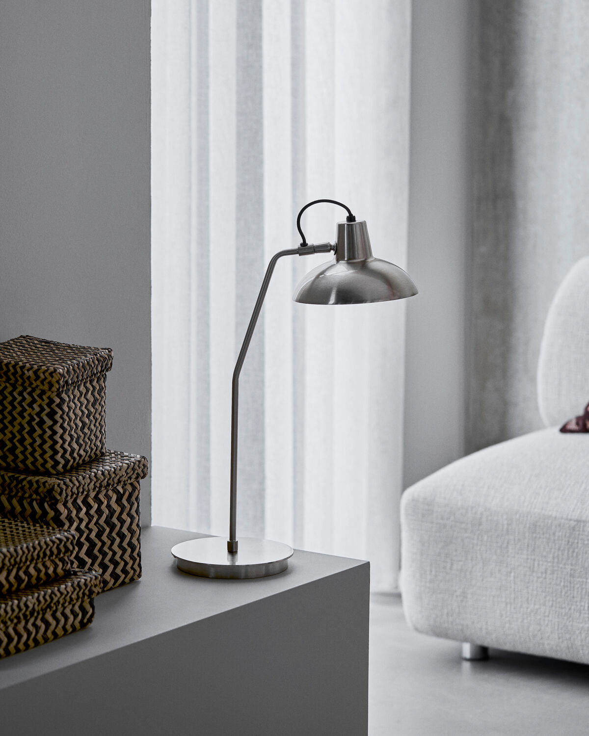 Tischleuchte, HDDesk, Gebürstetes Silber-Finish in Brushed silver finish präsentiert im Onlineshop von KAQTU Design AG. Tischleuchte ist von House Doctor