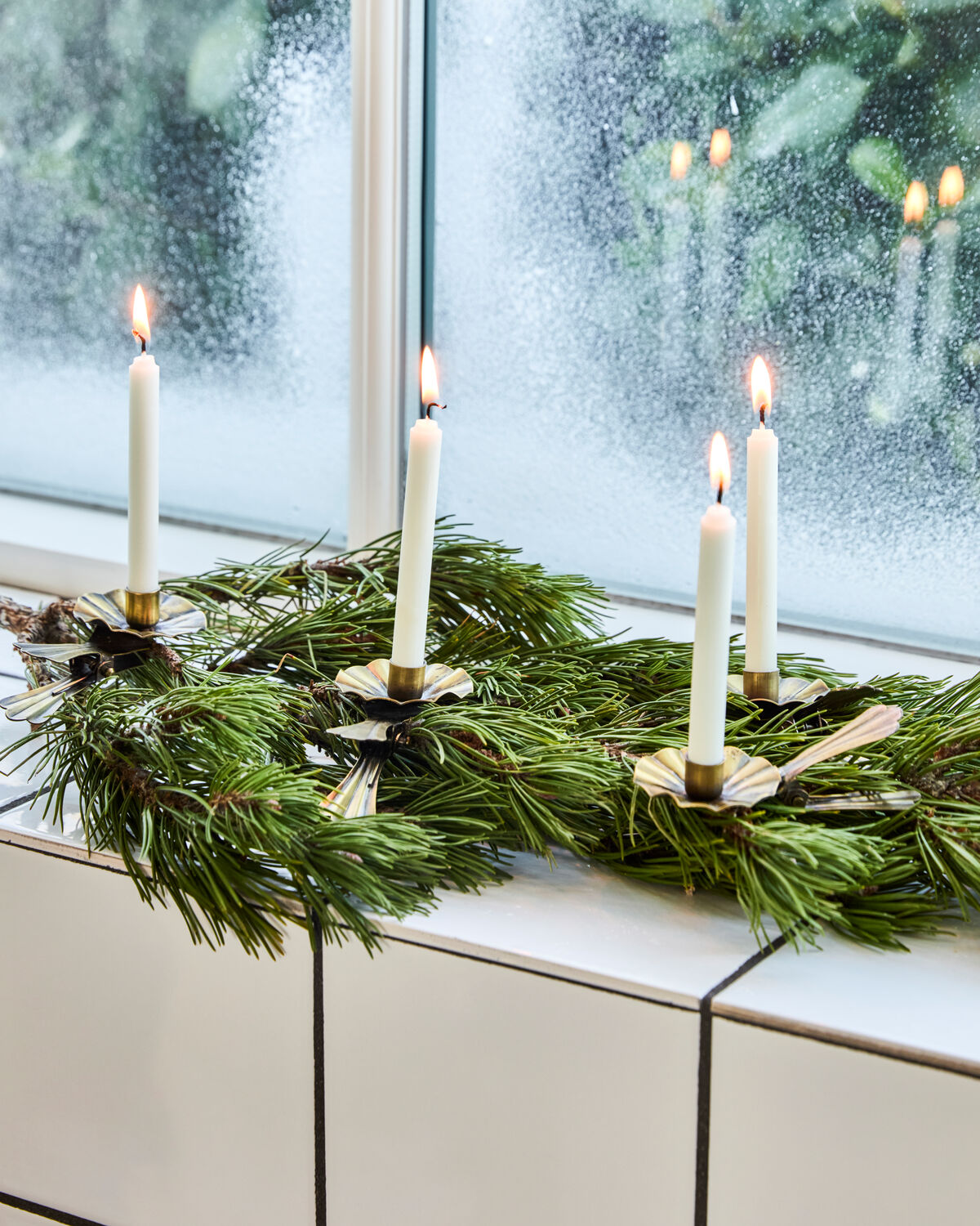 Eleganter Kerzenständer HDHalla mit edlem Messing-Finish, ideal für stilvolle Akzente in jedem Raum. Perfekt für stimmungsvolle Beleuchtung.