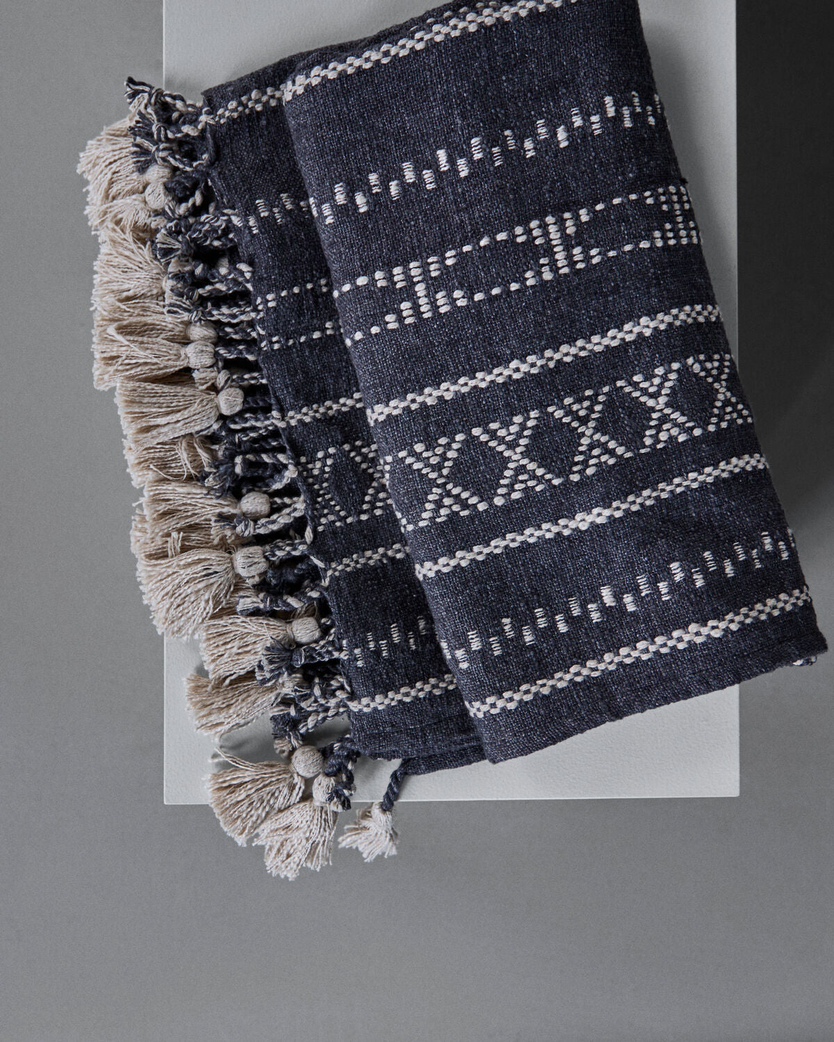 Decke, HDEllis, Ombre-Blau in Ombre blue präsentiert im Onlineshop von KAQTU Design AG. Wolldecke ist von House Doctor