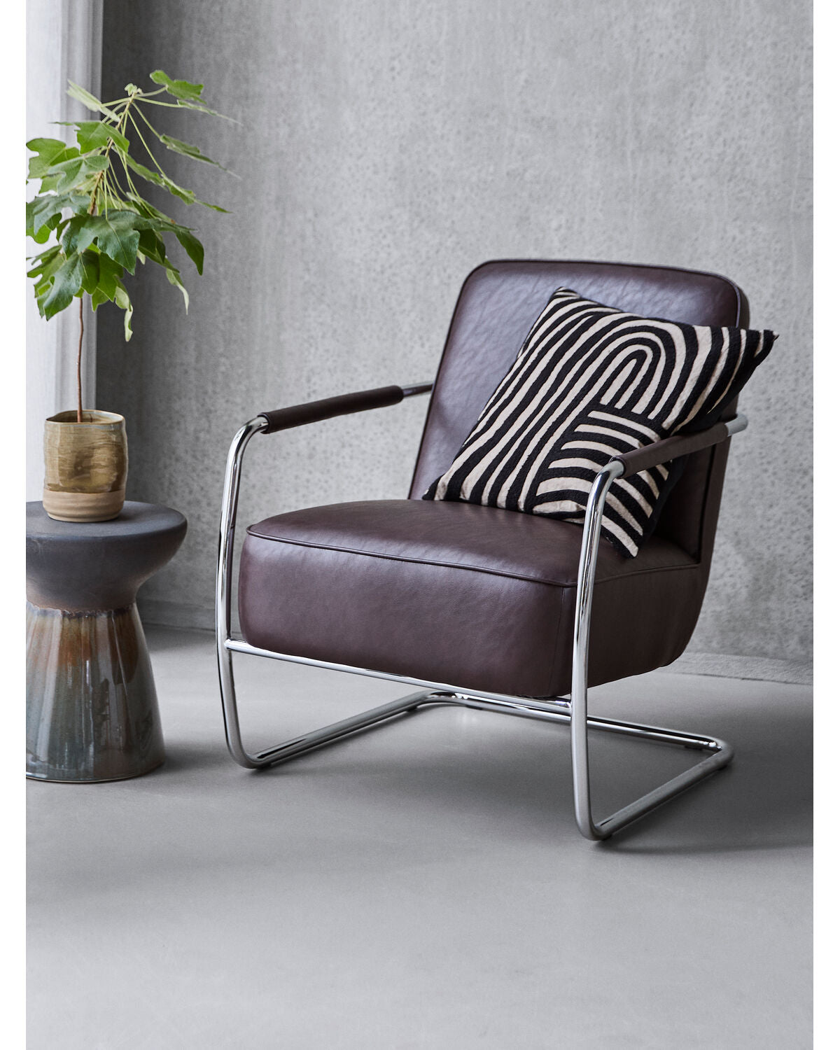 Loungesessel, HDComma, Maulbeere, Crome in Mulberry präsentiert im Onlineshop von KAQTU Design AG. Schalenstuhl ist von House Doctor