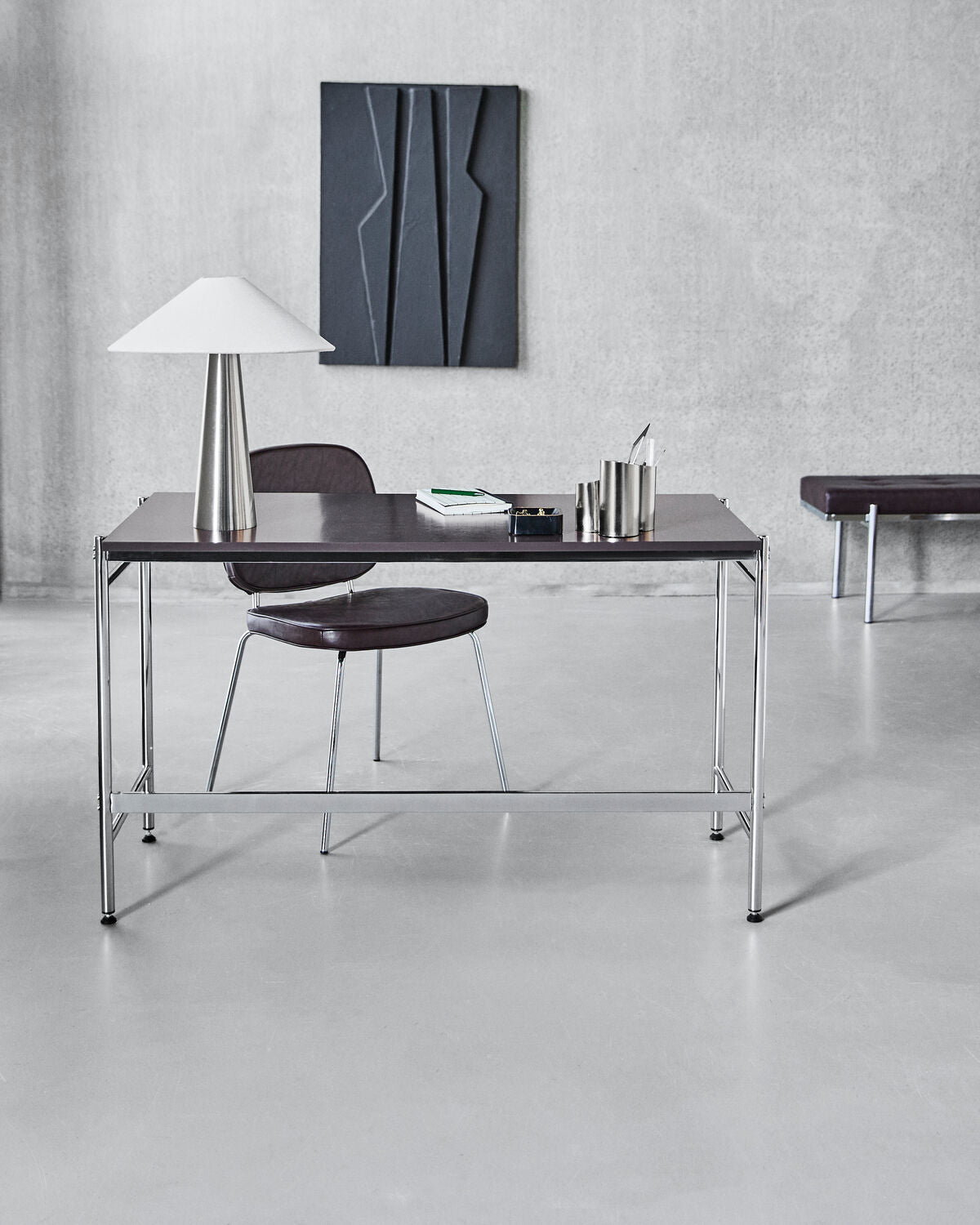 Schreibtisch, HDArph, Maulbeere, Crome in Mulberry präsentiert im Onlineshop von KAQTU Design AG. Schreibtisch ist von House Doctor