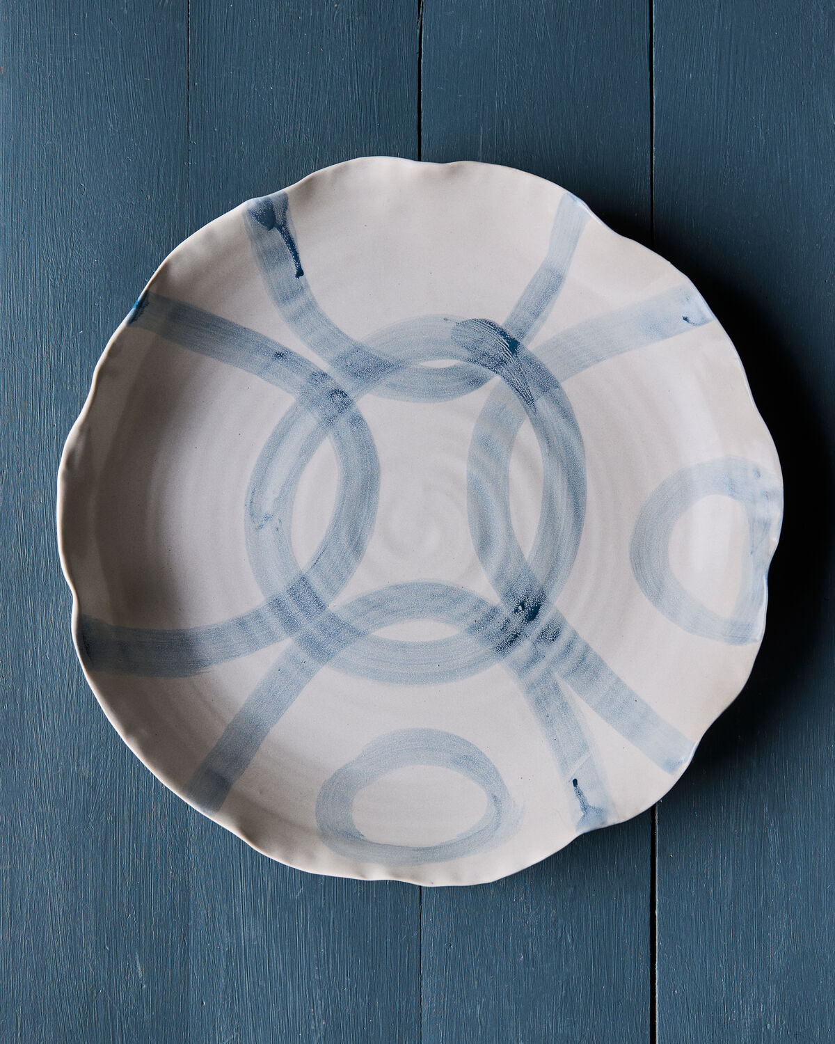 Tablett, HDIsa, Weiß, Hellblau in White präsentiert im Onlineshop von KAQTU Design AG. Aufbewahrungskorb ist von House Doctor