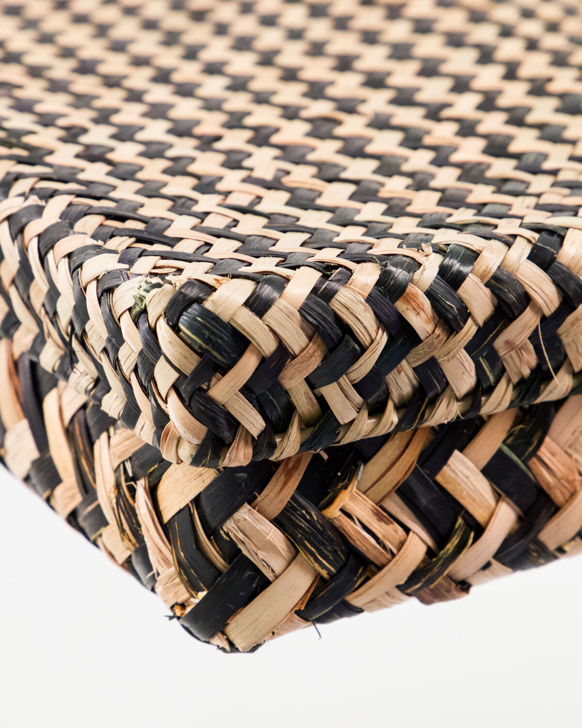 Aufbewahrungskorb, HDOllie, Schwarz, Natur in Black präsentiert im Onlineshop von KAQTU Design AG. Aufbewahrungsboxen ist von House Doctor