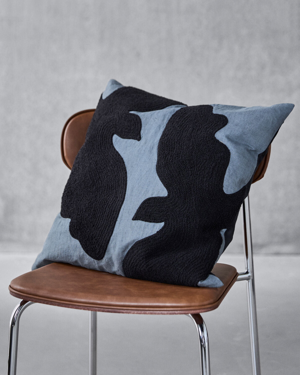 Kissen, HDMiki, Ägäisblau, Schwarz in Aegean blue präsentiert im Onlineshop von KAQTU Design AG. Deko Kissenbezug ist von House Doctor