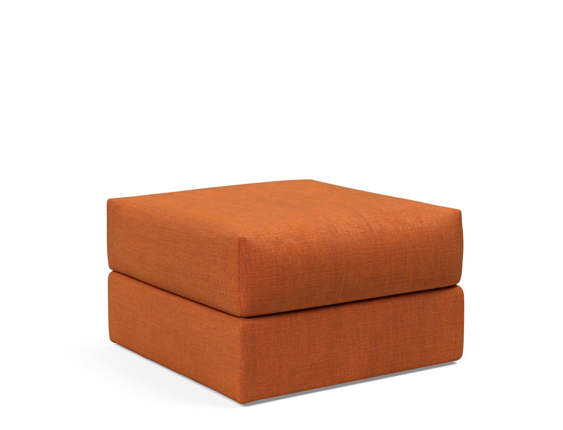Der Cornila Puff von Innovation Living vereint modernes Design mit Funktionalität – ideal als zusätzlicher Sitzplatz oder dekoratives Element.
