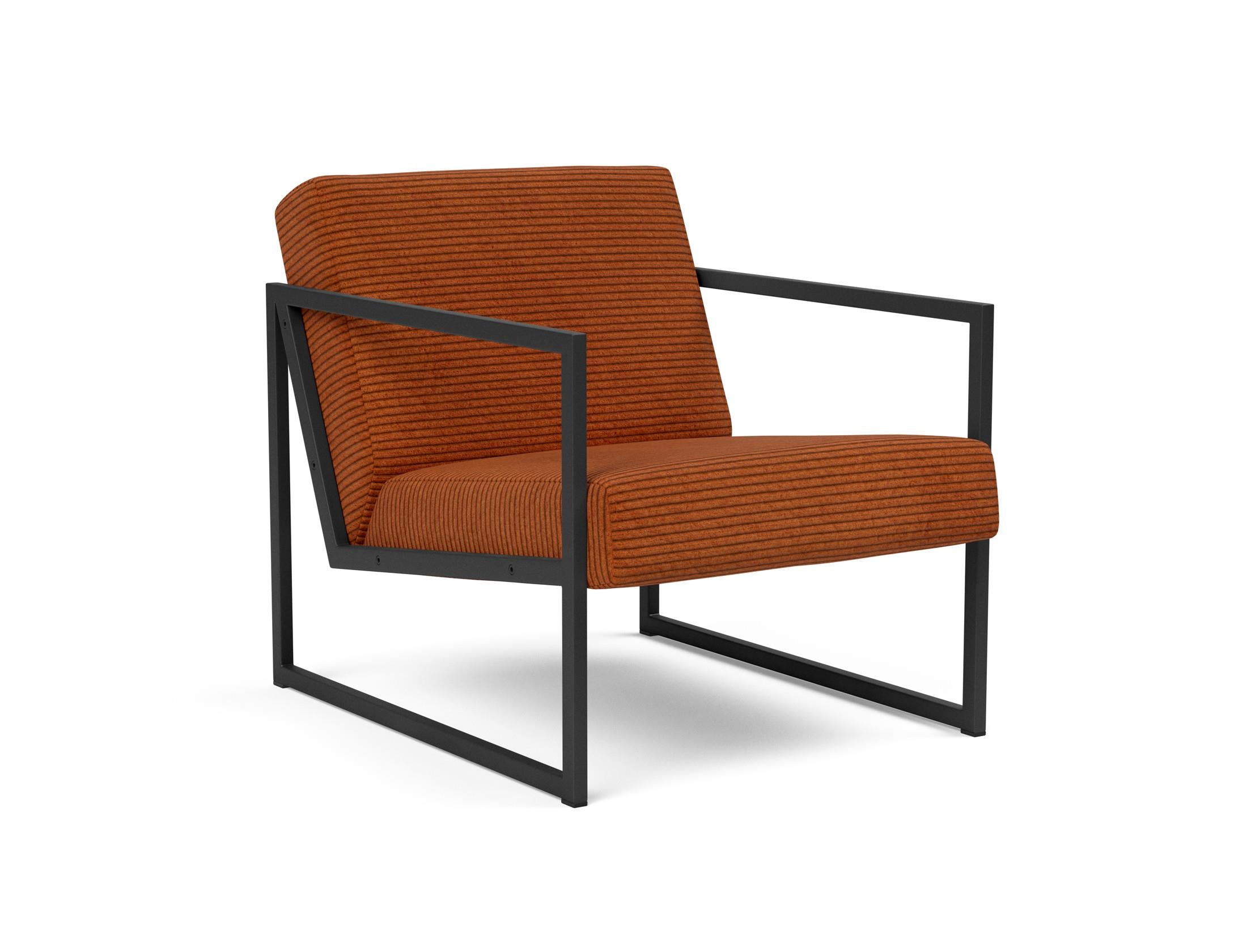 Entdecken Sie den Vikko Sessel mit Armlehnen von Innovation Living: stilvolles Design, langlebige Materialien und ergonomischer Komfort für Ihr Zuhause.