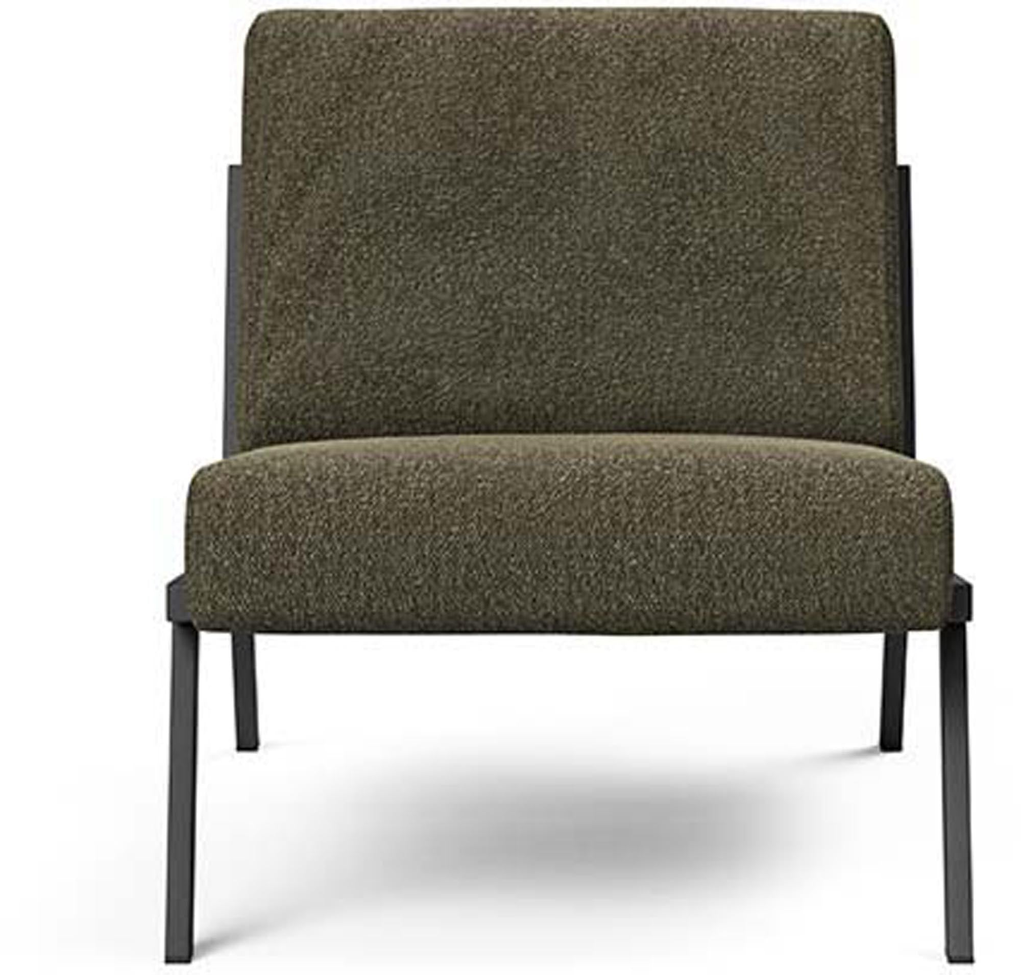 Entdecken Sie den Vikko Sessel von Innovation Living: Elegantes Design, erstklassiger Komfort und umweltfreundliche Materialien für Ihr stilvolles Zuhause.