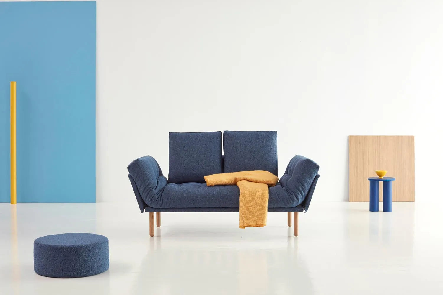 Erleben Sie das Rollo Stem Klappsofa 80 von Innovation Living – elegantes Design trifft auf Funktionalität mit dem edlen Classic Bezug.