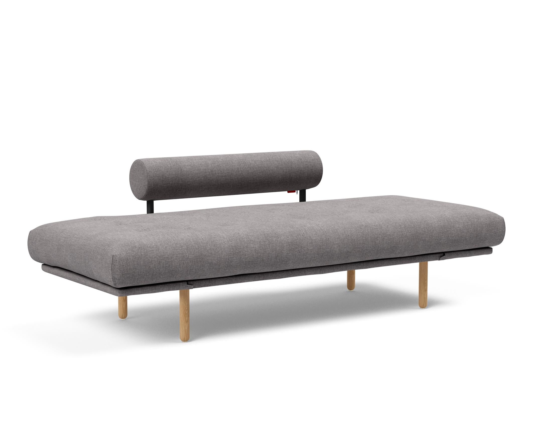 Erleben Sie das Rollo Stem Klappsofa 80 von Innovation Living – ein stilvolles, funktionales Tagesbett, das Komfort und Anpassungsfähigkeit vereint.