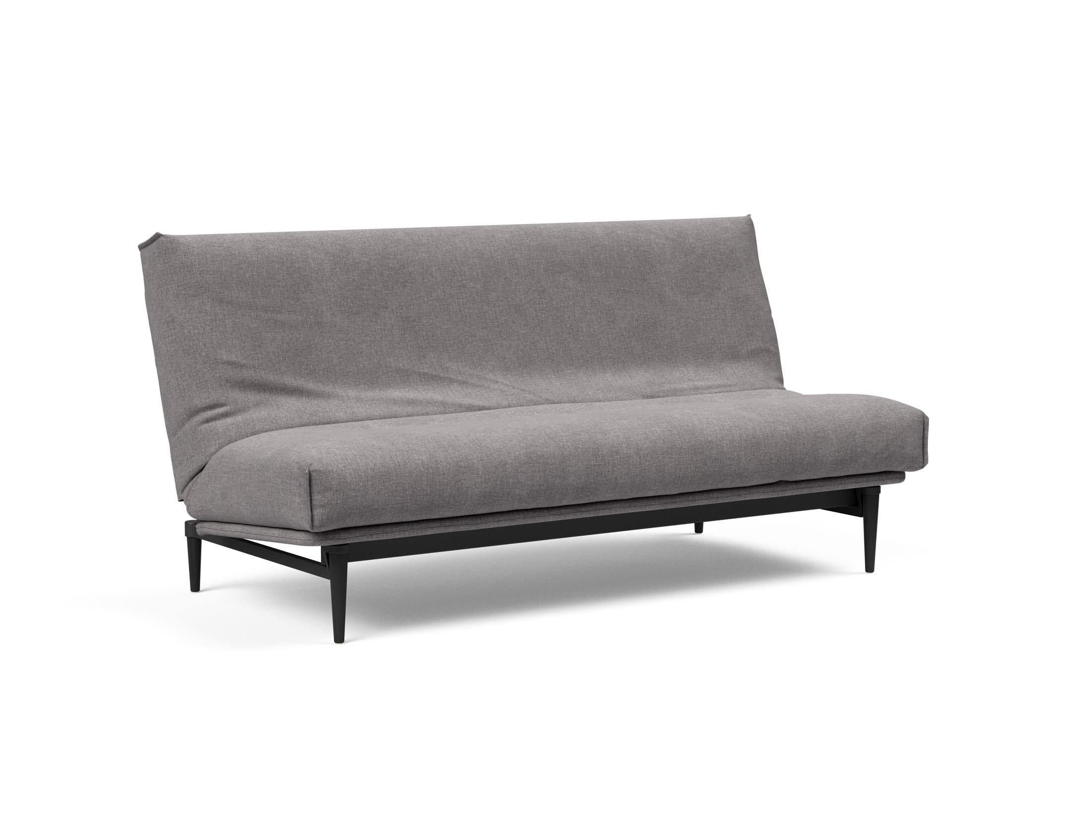 Entdecken Sie das Colpus Bettsofa 140 in elegantem Eiche schwarz. Der Soft Spring Bezug vereint modernen Stil mit höchstem Sitzkomfort.