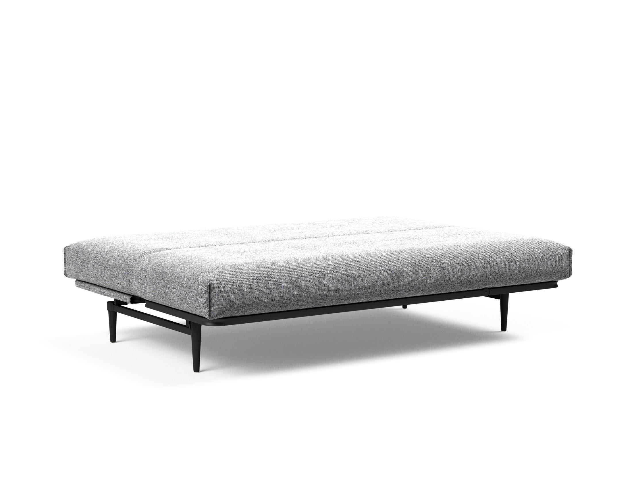 Erleben Sie das stilvolle Colpus Bettsofa 140 in edlem Eiche schwarz mit Nordic Cover – perfekt für zeitgemäße Einrichtung und vielseitige Schlafmöglichkeiten.