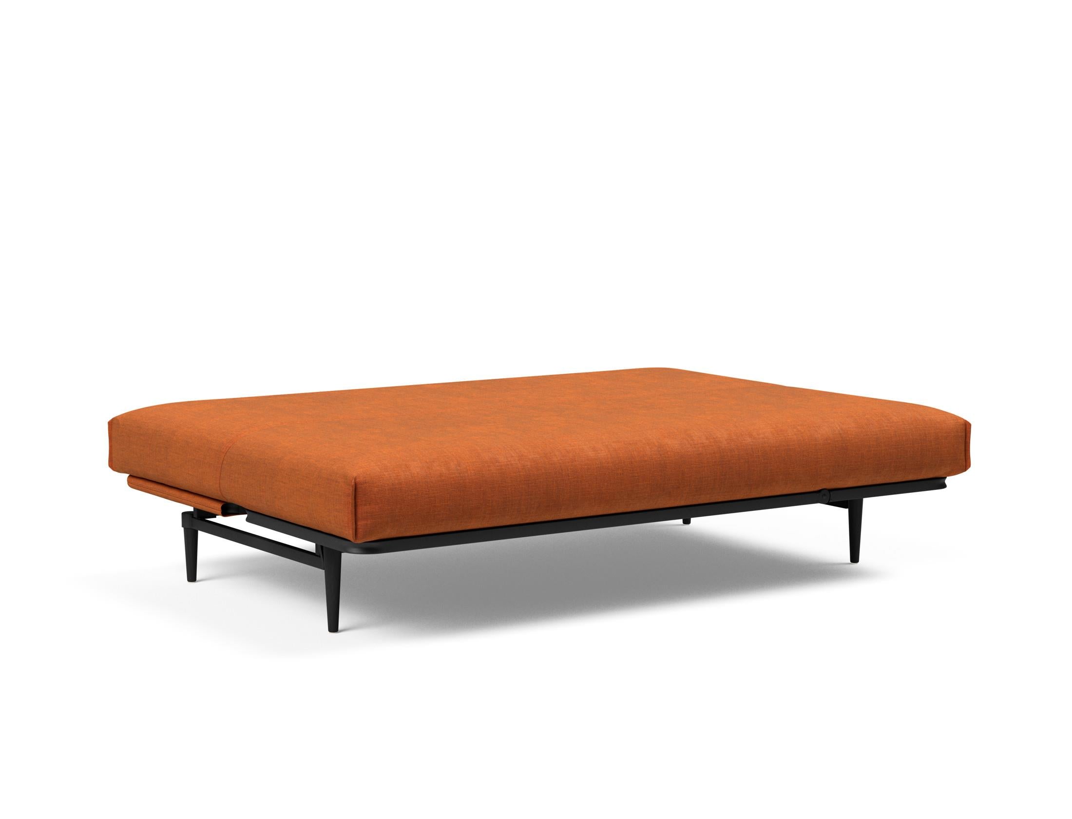 Erleben Sie das stilvolle Colpus Bettsofa 140 in Eiche schwarz mit Nordic Cover – perfekt für zeitgemäße Einrichtung und vielseitige Schlafmöglichkeiten.