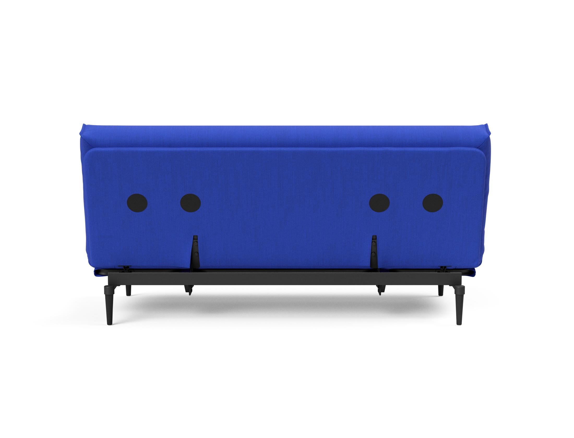 Entdecken Sie das Colpus Bettsofa 140 in elegantem Eiche schwarz. Der Soft Spring Bezug vereint modernen Stil mit höchstem Sitzkomfort.