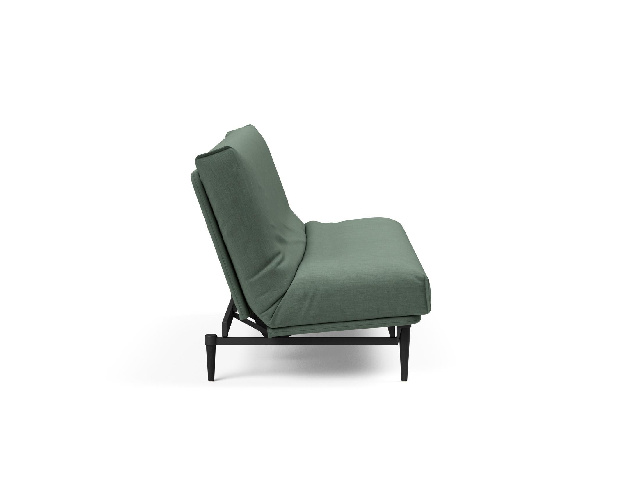 Erleben Sie das Colpus Bettsofa 140 in stilvollem Eiche schwarz. Der Soft Spring Bezug bietet optimalen Komfort und zeitgemäßes Design für Ihr Zuhause.