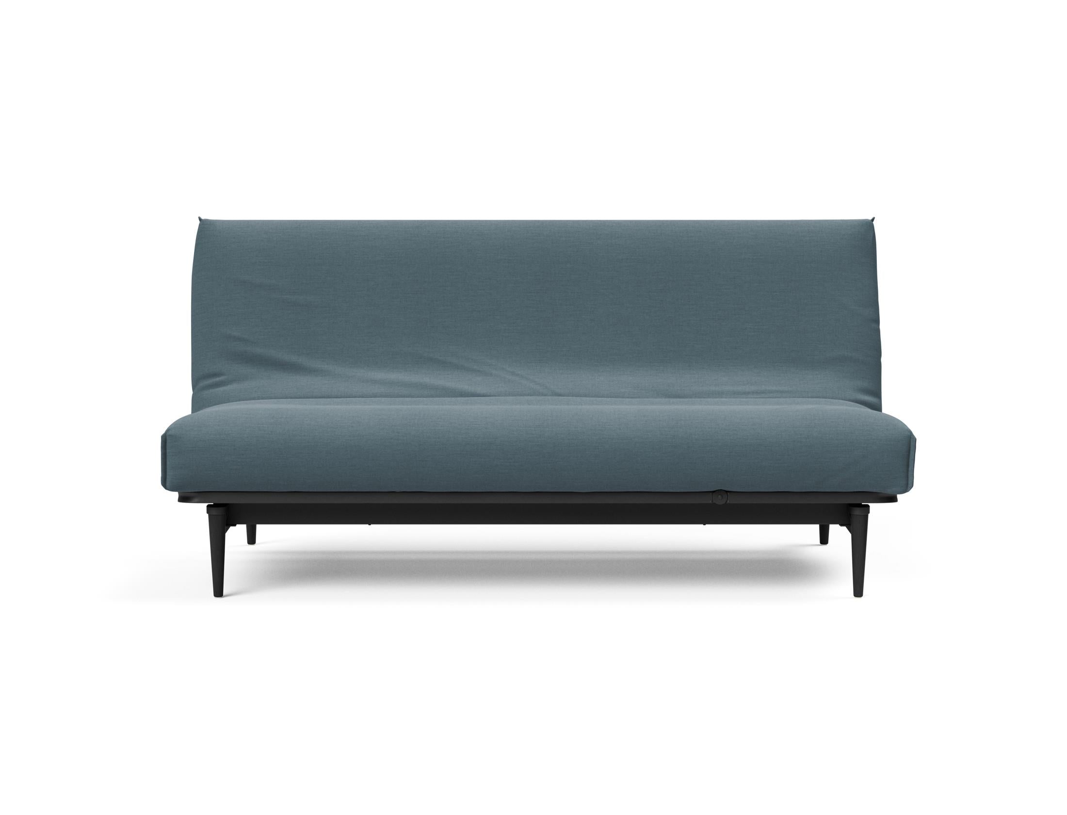 Erleben Sie das stilvolle Colpus Bettsofa 140 in Eiche schwarz mit Nordic Cover – perfekt für zeitgemäße Einrichtung und vielseitige Schlafmöglichkeiten.