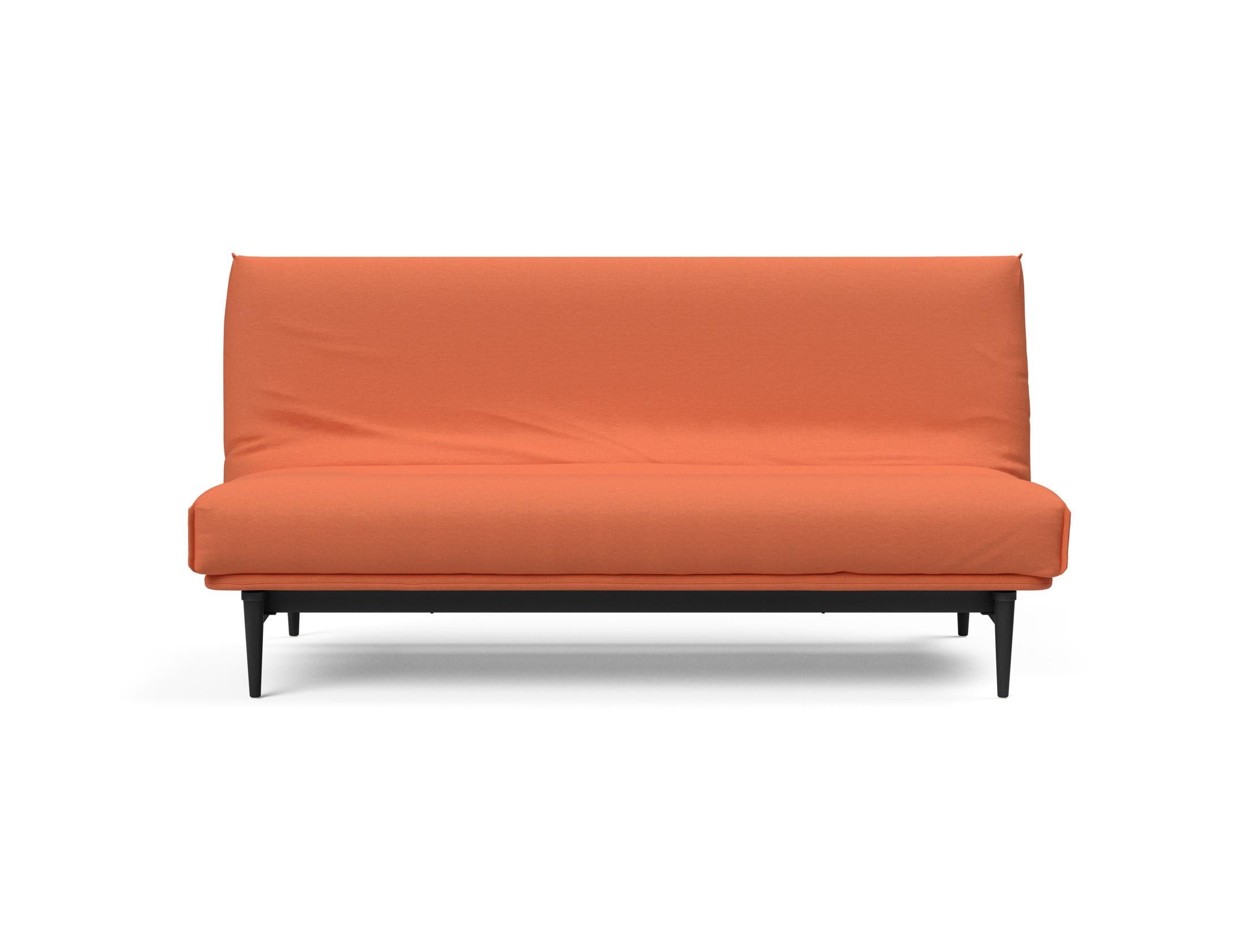 Entdecken Sie das Colpus Bettsofa 140 in elegantem Eiche schwarz. Der Soft Spring Bezug vereint modernen Stil mit höchstem Sitzkomfort.