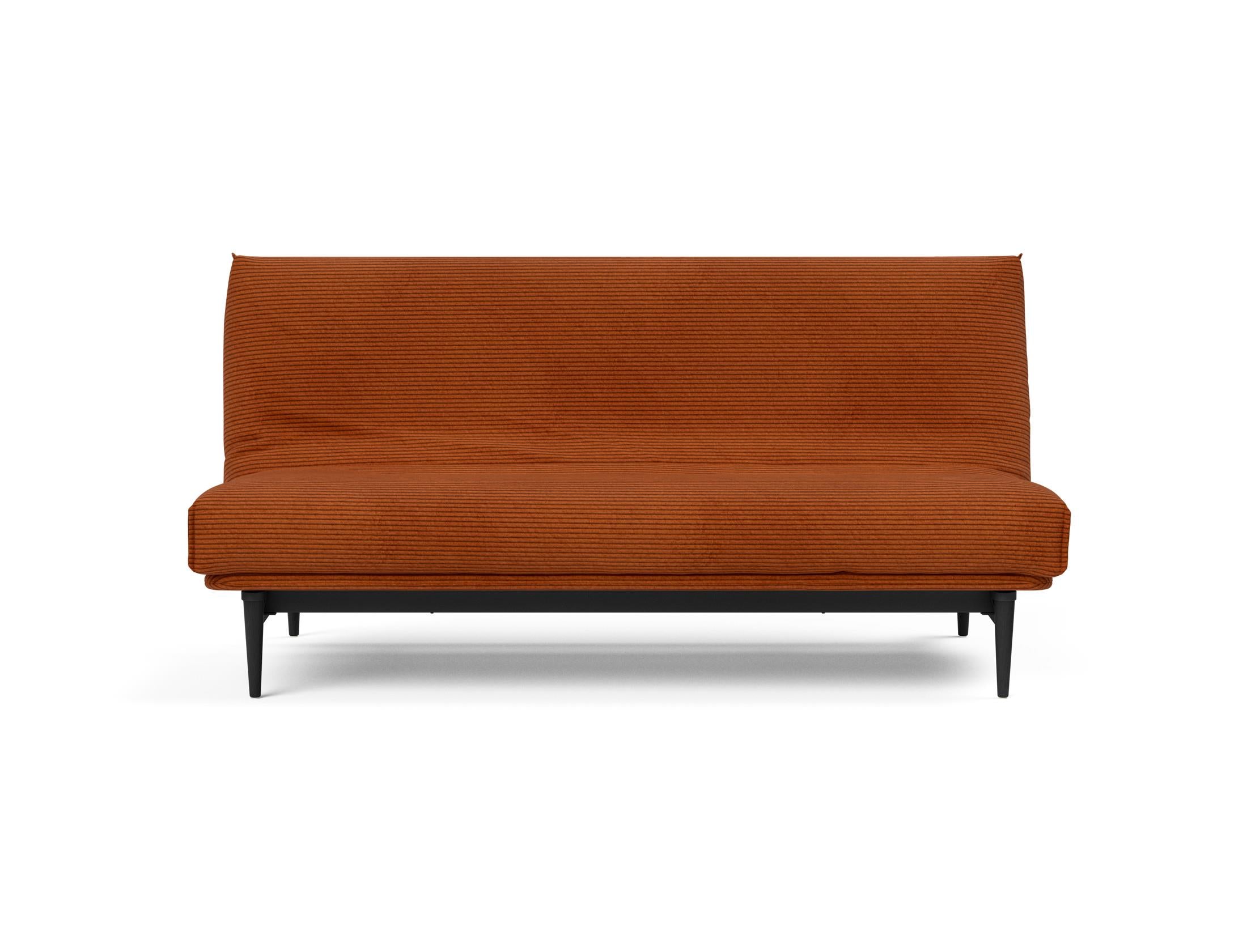 Entdecken Sie das Colpus Bettsofa 140 in elegantem Eiche schwarz. Der Soft Spring Bezug vereint modernen Stil mit höchstem Sitzkomfort.