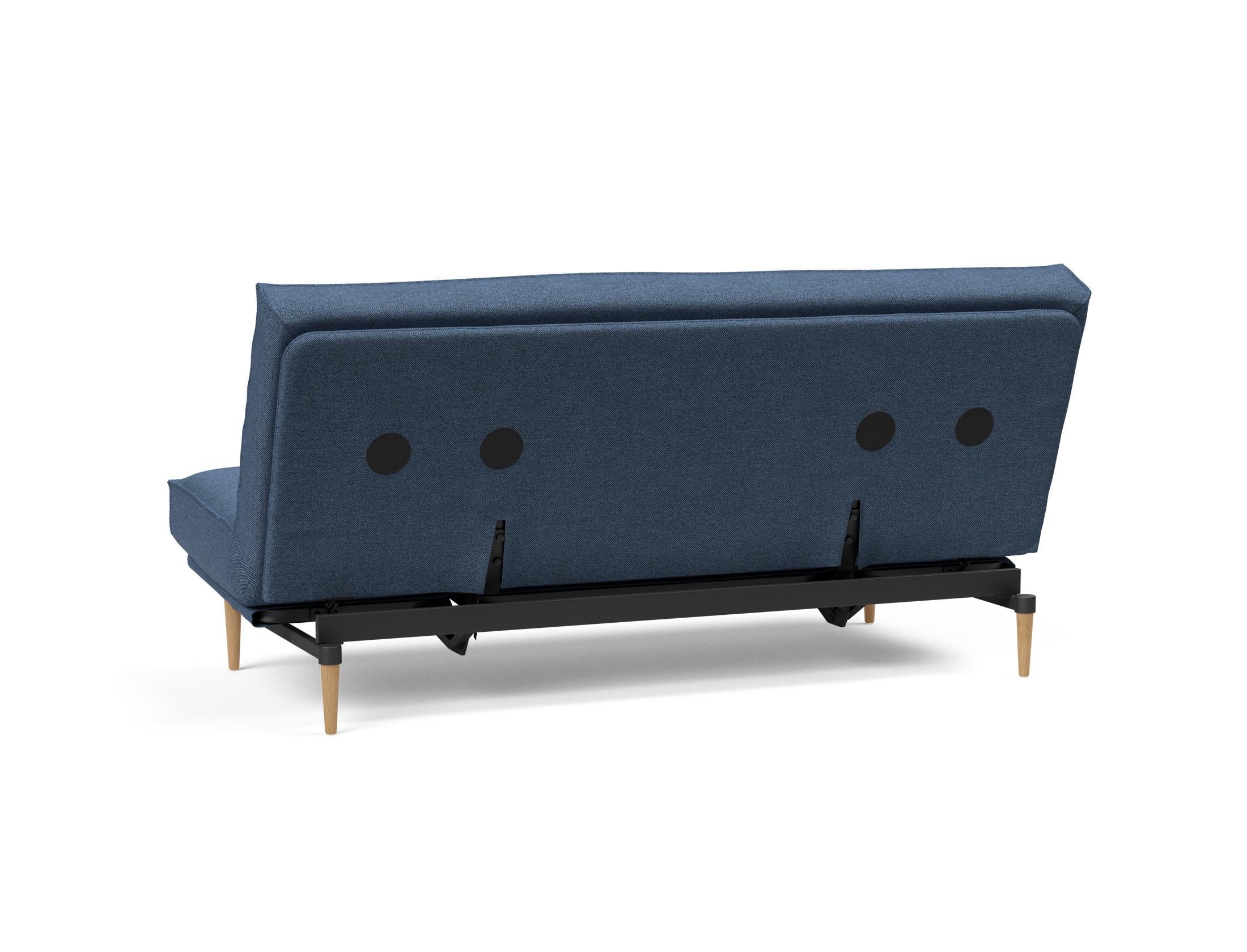 Erleben Sie das Colpus Bettsofa 140 Sharp Plus mit Soft Spring Bezug – stilvoll, funktional und ideal für kleine Räume, verwandelt sich schnell in ein gemütliches Bett.