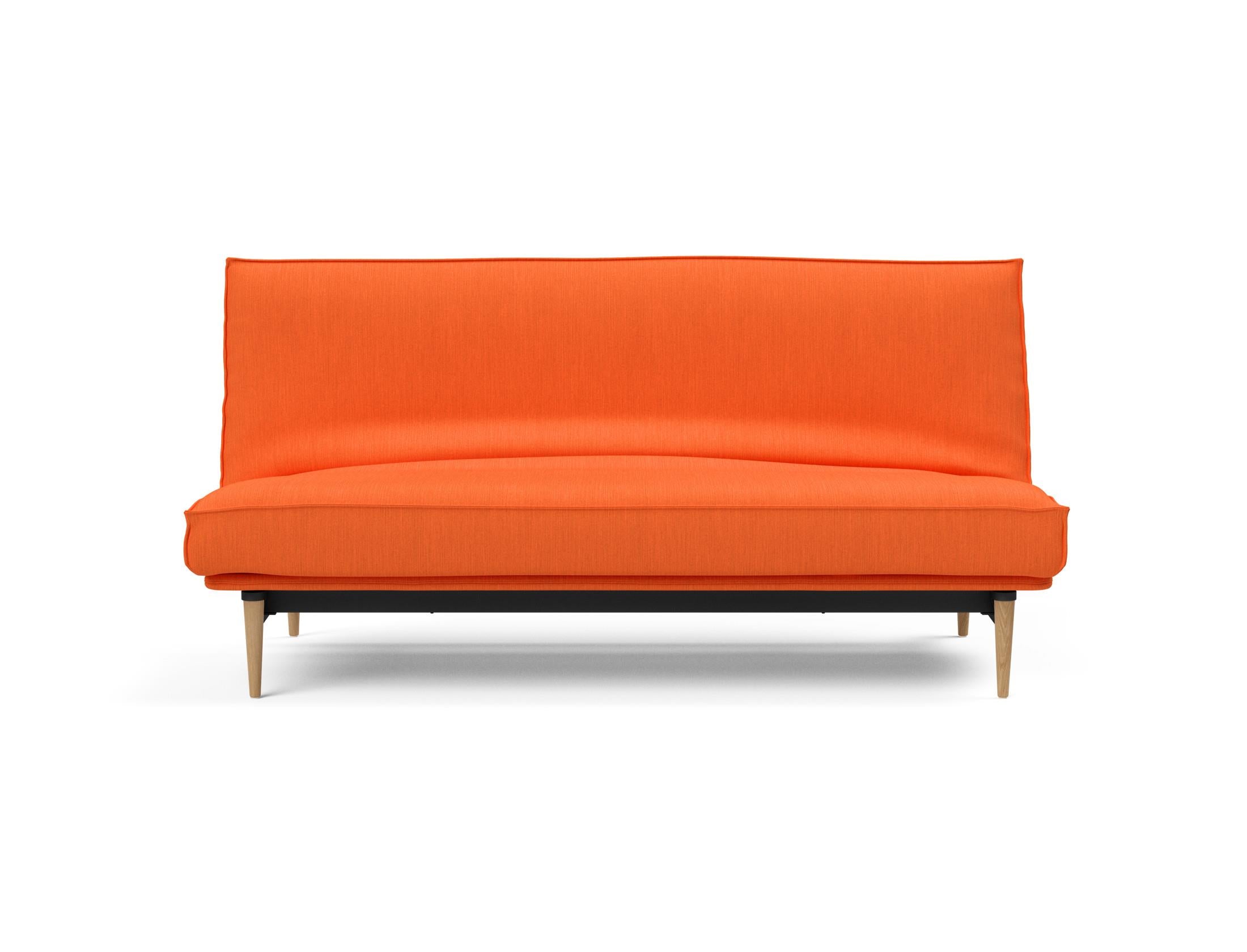 Erleben Sie das Colpus Bettsofa 140 Sharp Plus mit Soft Spring Bezug – stilvoll, funktional und ideal für kleine Räume, verwandelt sich schnell in ein gemütliches Bett.