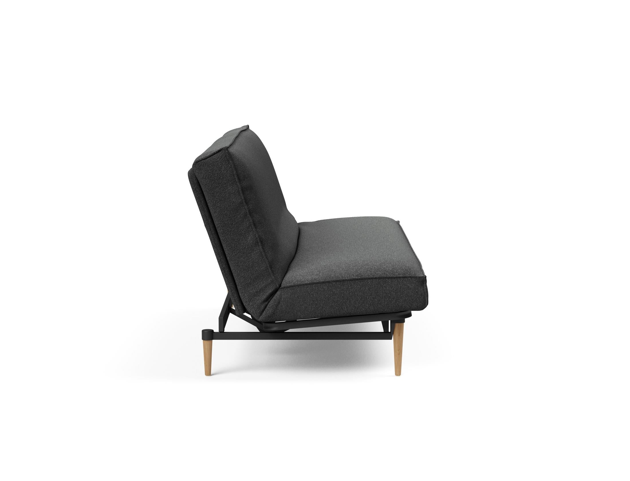 Erleben Sie das Colpus Bettsofa 140 Sharp Plus mit Soft Spring Bezug – stilvoll, funktional und ideal für kleine Räume, verwandelt sich schnell in ein gemütliches Bett.