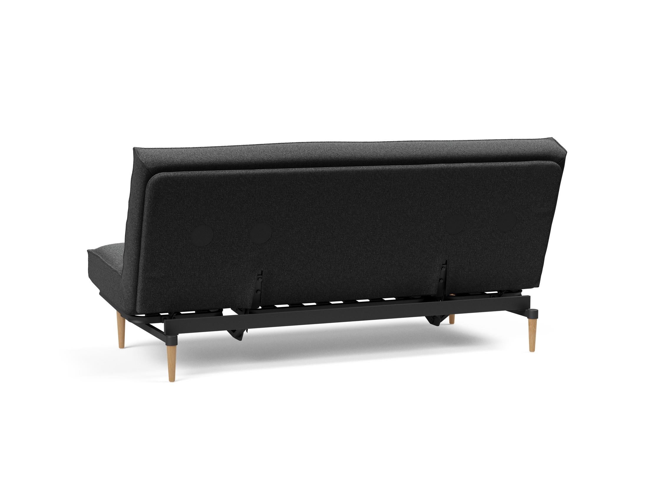 Erleben Sie das Colpus Bettsofa 140 Sharp Plus mit Soft Spring Bezug – stilvoll, funktional und ideal für kleine Räume, verwandelt sich schnell in ein gemütliches Bett.
