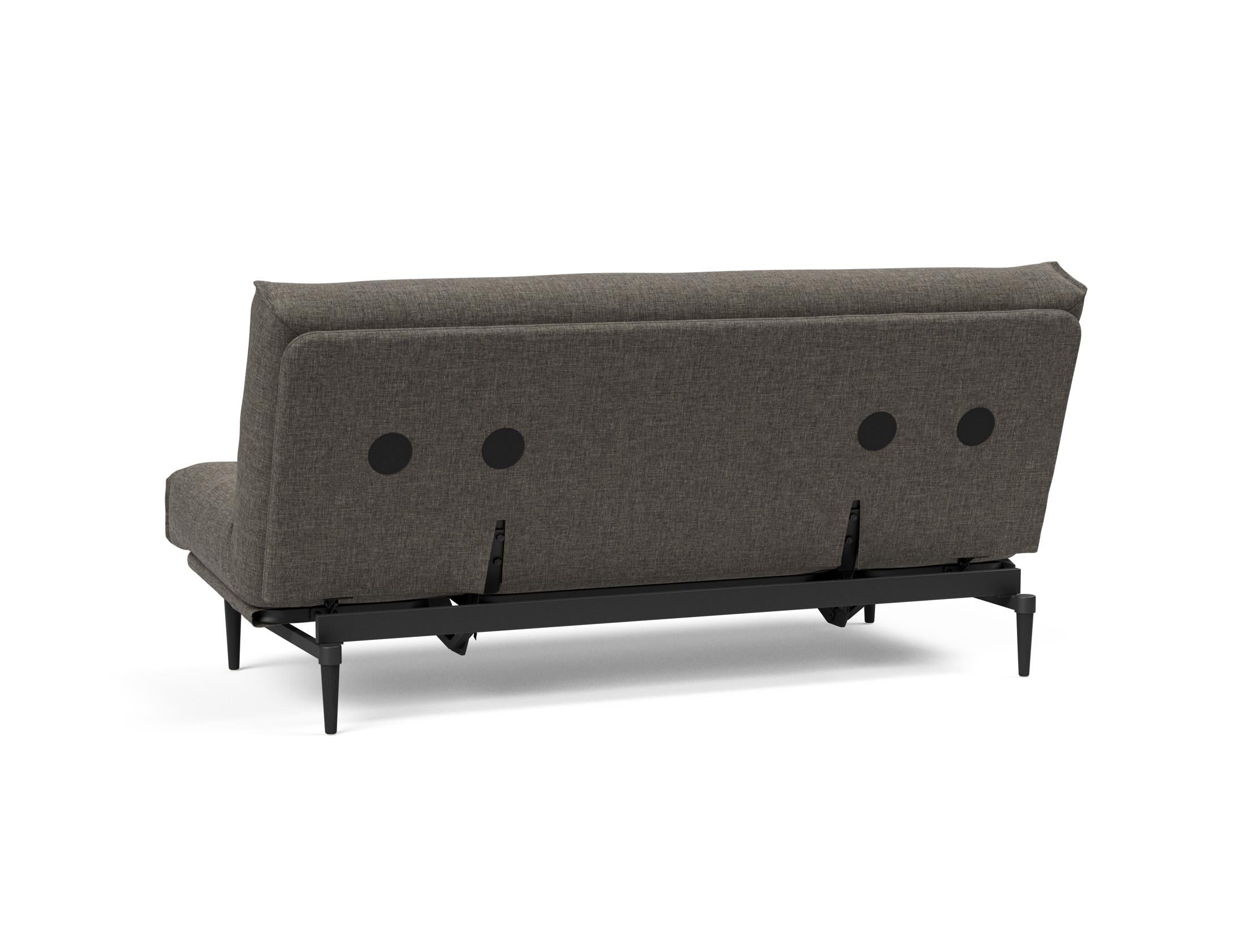 Entdecken Sie das Colpus Bettsofa 140 in stilvollem Nordic Eiche schwarz. Der Soft Spring Bezug bietet perfekten Komfort und zeitgemäßes Design.
