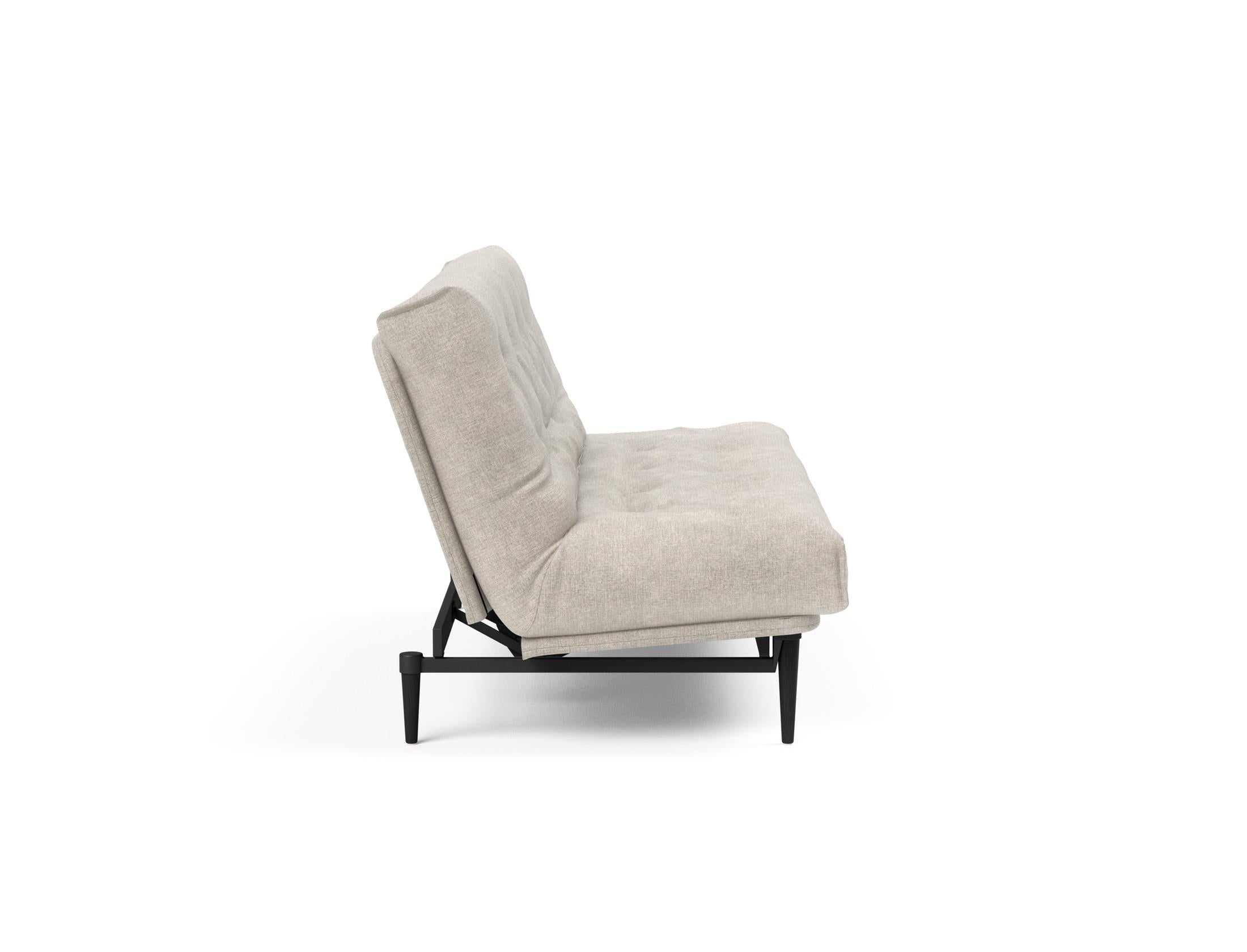 Erleben Sie das Colpus Bettsofa 140 in Nordic Eiche schwarz – ein elegantes Möbelstück, das als Sofa und Bett höchsten Komfort bietet.