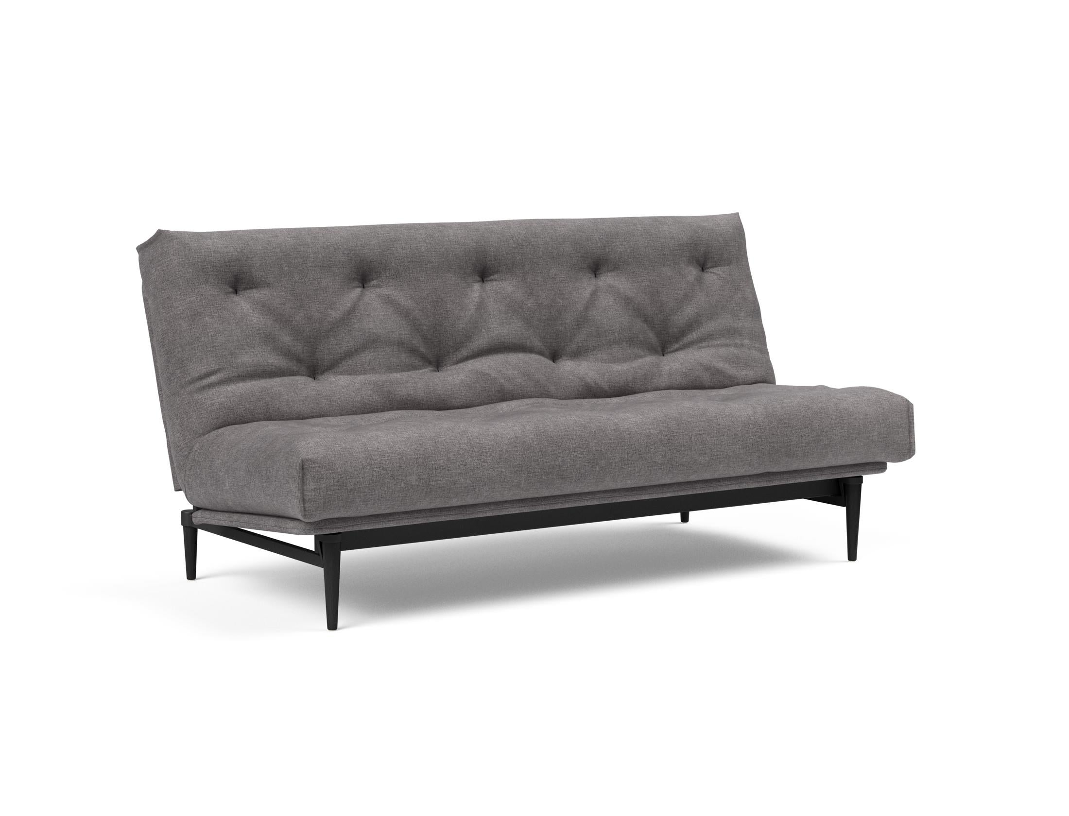 Entdecken Sie das Colpus Bettsofa 140 in stilvollem Nordic Eiche schwarz. Der Soft Spring Bezug bietet höchsten Komfort und zeitgemäßes Design.