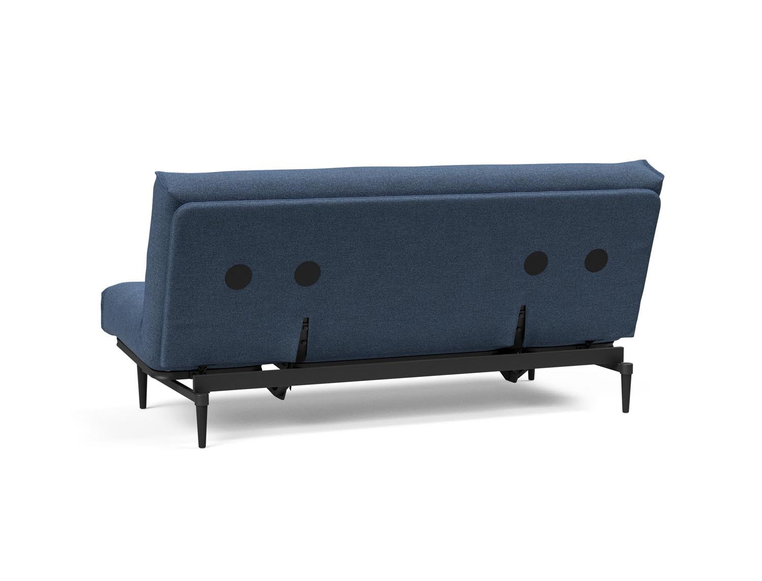 Erleben Sie das stilvolle Colpus Bettsofa 140 in Nordic Eiche schwarz von Innovation Living – ideal für gemütliche Nächte und elegantes Wohnen.