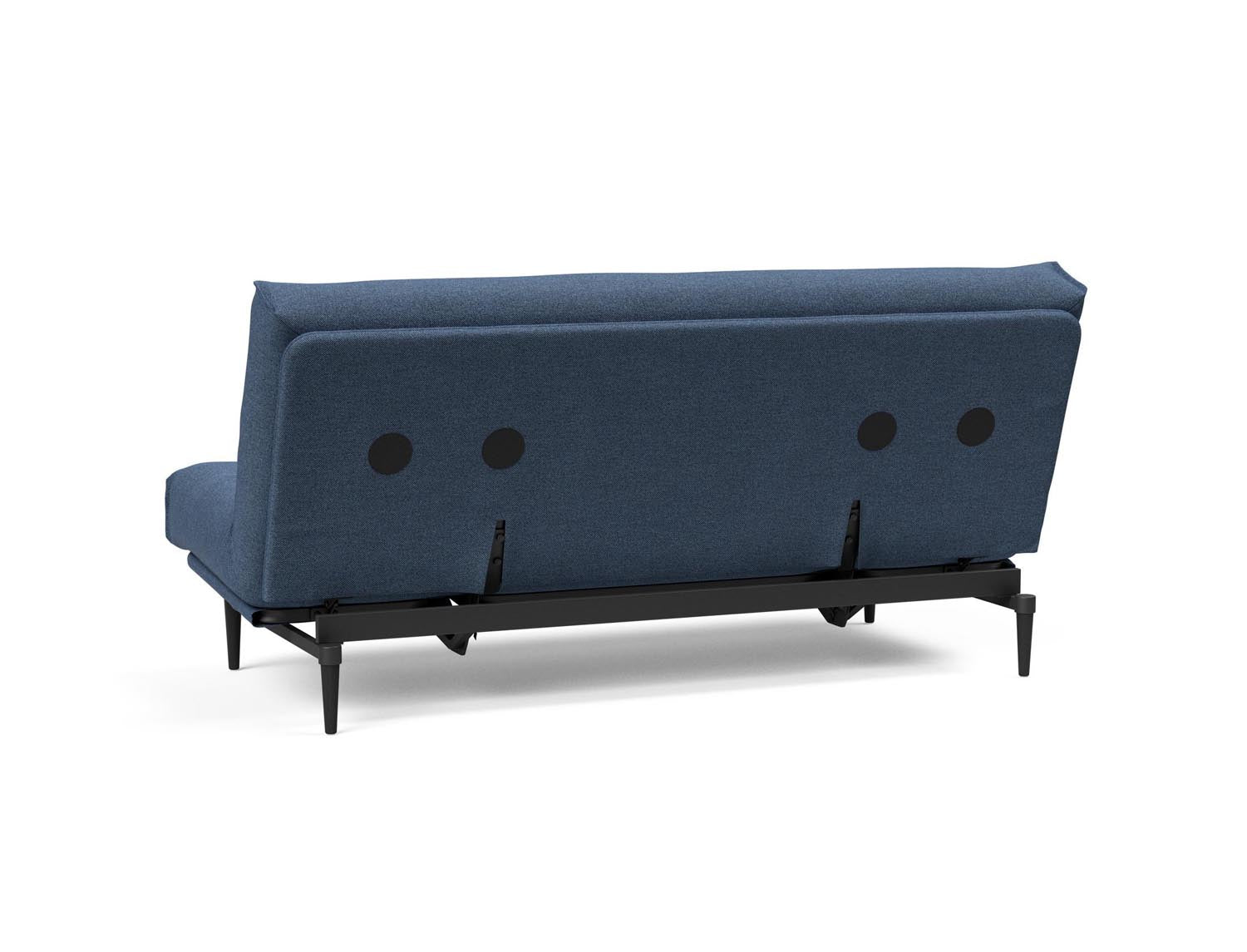 Entdecken Sie das Colpus Bettsofa 140 in stilvollem Nordic Eiche schwarz. Der Soft Spring Bezug bietet höchsten Komfort und zeitgemäßes Design.