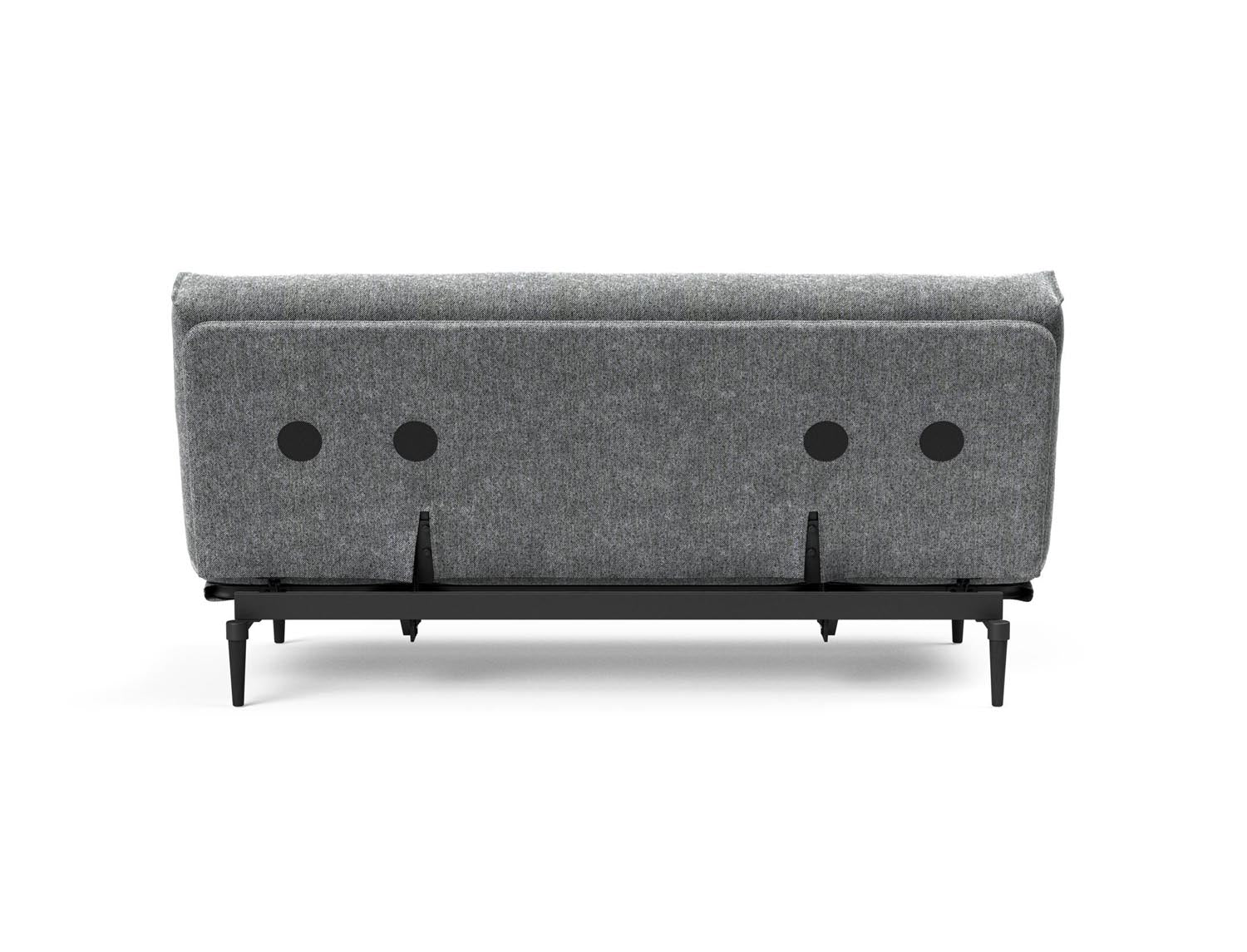 Erleben Sie das Colpus Bettsofa 140 in elegantem Nordic Eiche schwarz. Der Soft Spring Bezug vereint modernen Stil mit optimalem Sitzkomfort.