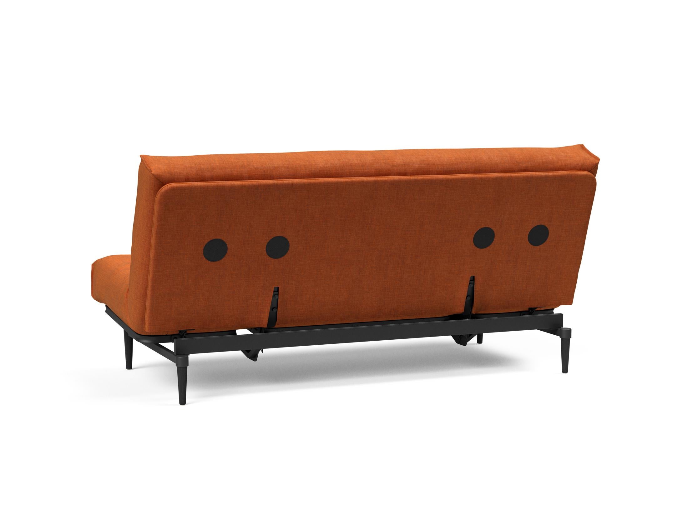 Erleben Sie das stilvolle Colpus Bettsofa 140 in Nordic Eiche schwarz von Innovation Living – ideal für gemütliche Nächte und elegantes Wohnen.