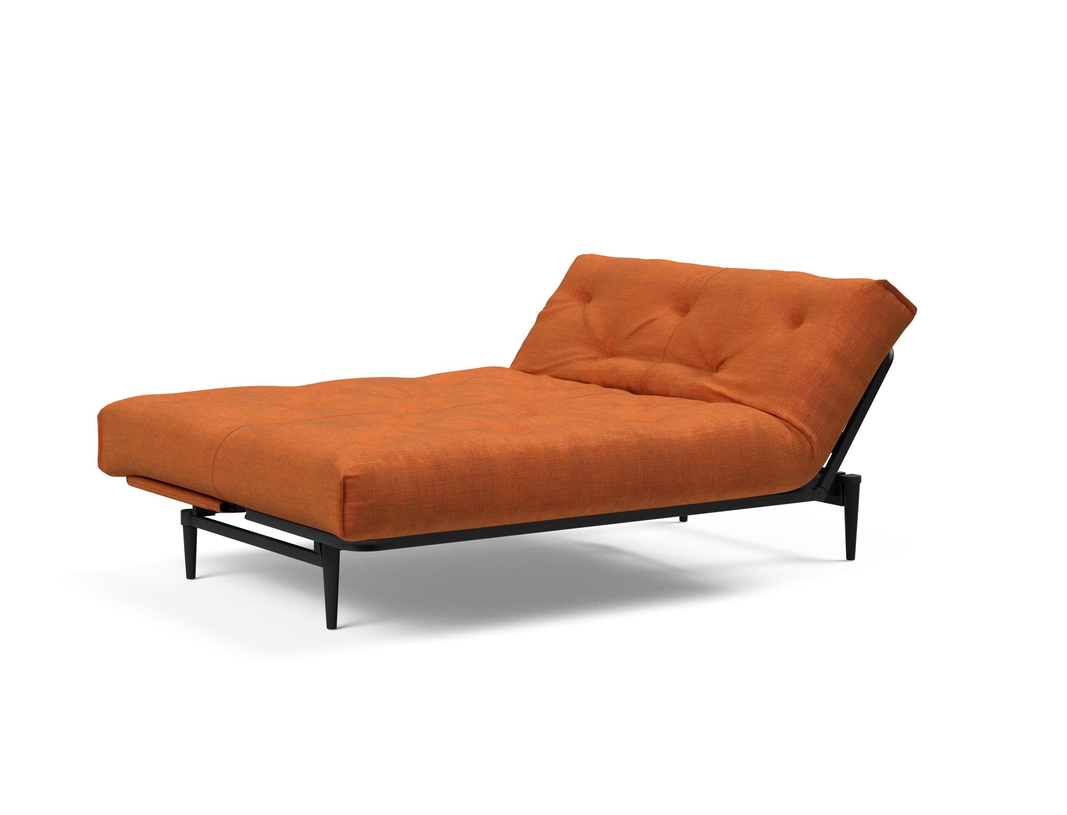 Erleben Sie das stilvolle Colpus Bettsofa 140 in Nordic Eiche schwarz von Innovation Living – ideal für gemütliche Nächte und elegantes Wohnen.