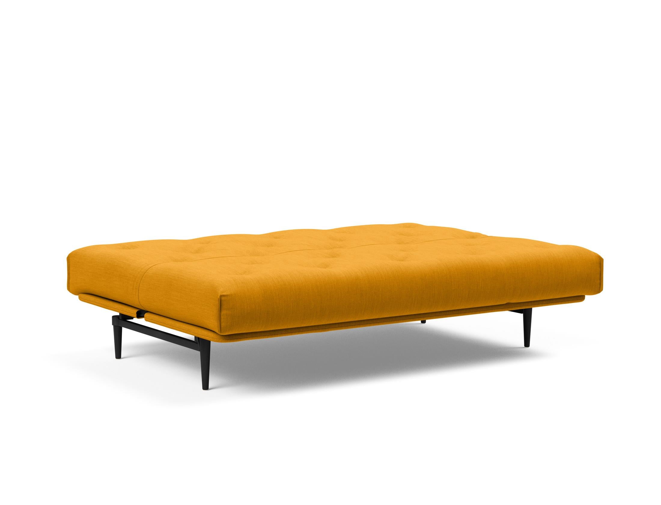 Erleben Sie das Colpus Bettsofa 140 in elegantem Nordic Eiche schwarz. Der Soft Spring Bezug vereint modernen Stil mit optimalem Sitzkomfort.