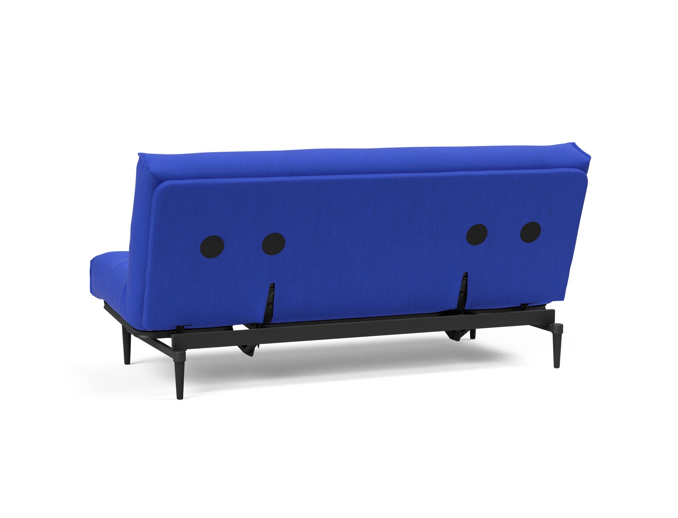 Erleben Sie das stilvolle Colpus Bettsofa 140 in Nordic Eiche schwarz von Innovation Living – ideal für gemütliche Nächte und elegantes Wohnen.