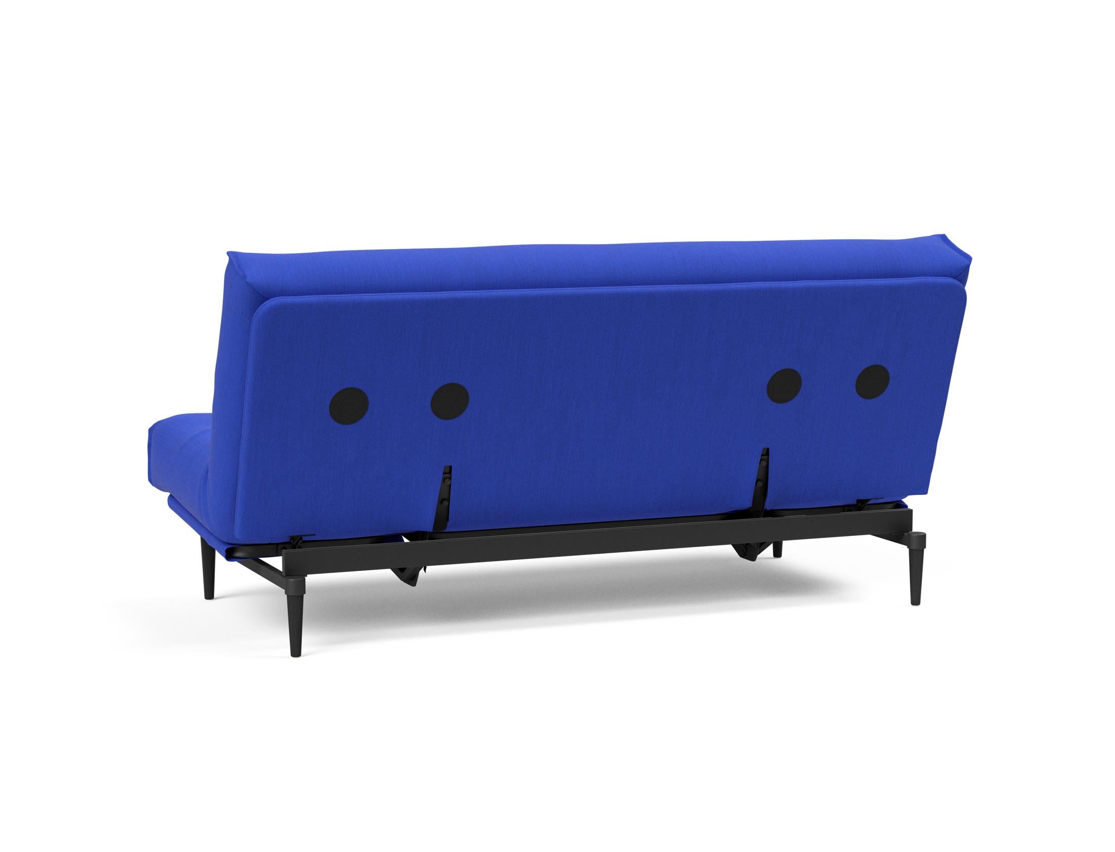 Entdecken Sie das Colpus Bettsofa 140 in stilvollem Nordic Eiche schwarz. Der Soft Spring Bezug bietet höchsten Komfort und zeitgemäßes Design.