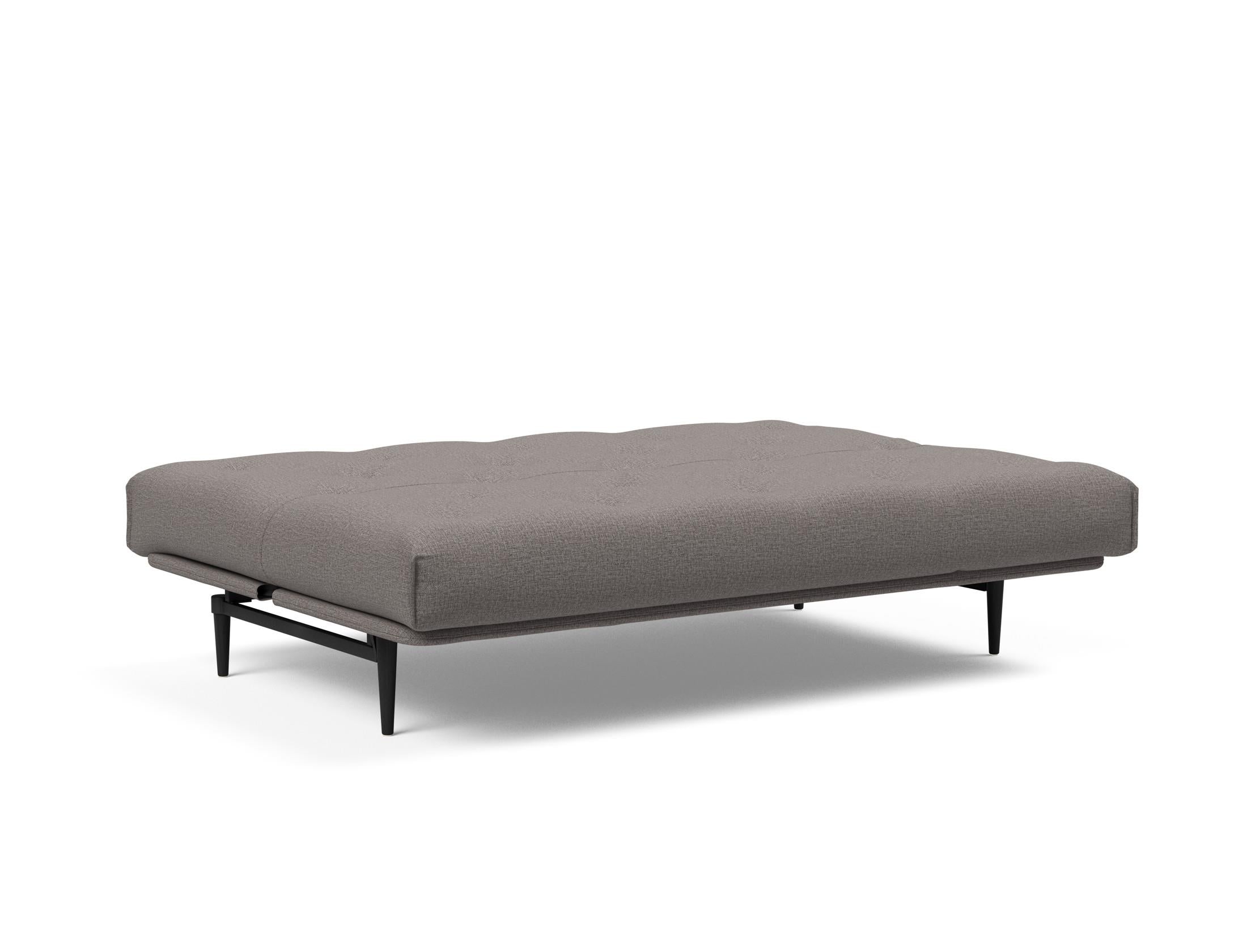 Entdecken Sie das Colpus Bettsofa 140 in stilvollem Nordic Eiche schwarz. Der Soft Spring Bezug bietet höchsten Komfort und zeitgemäßes Design.