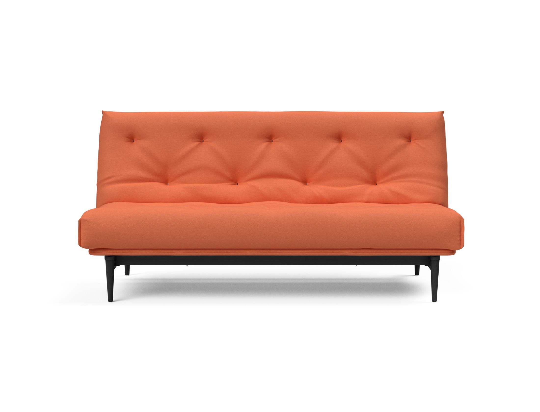 Elegantes Colpus Bettsofa in Nordic Eiche schwarz, 140 cm, ausgestattet mit einem komfortablen Soft Spring Bezug – ideal für stilvolle Wohnräume.