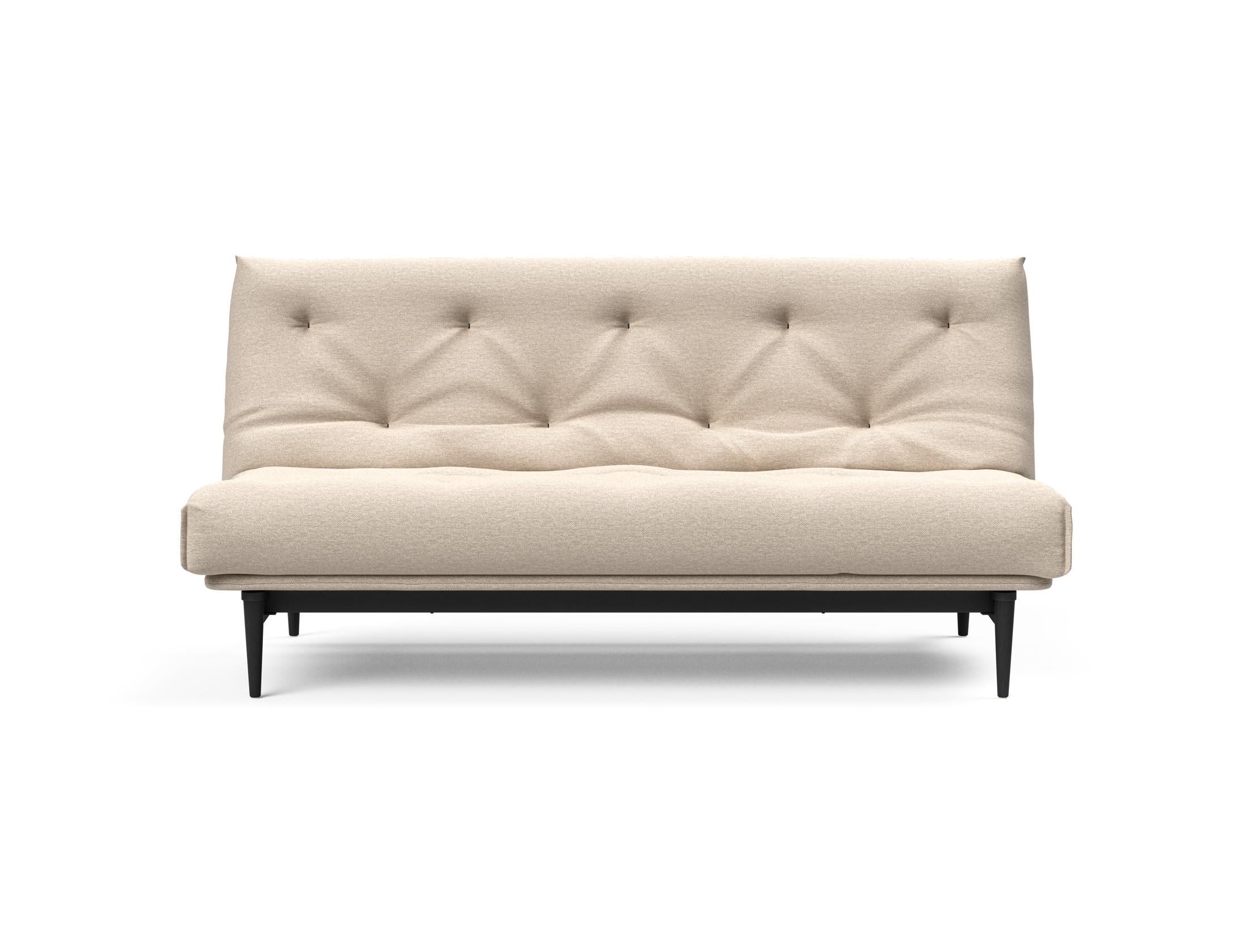 Entdecken Sie das Colpus Bettsofa 140 in stilvollem Nordic Eiche schwarz. Der Soft Spring Bezug bietet höchsten Komfort und zeitgemäßes Design.